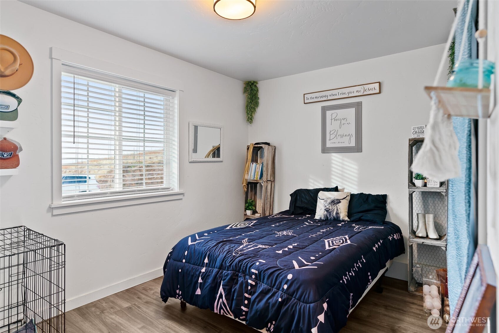 Ellensburg, Washington, 98926, United States, 6 Bedrooms Bedrooms, ,2 BathroomsBathrooms,Residential,For Sale,1992085