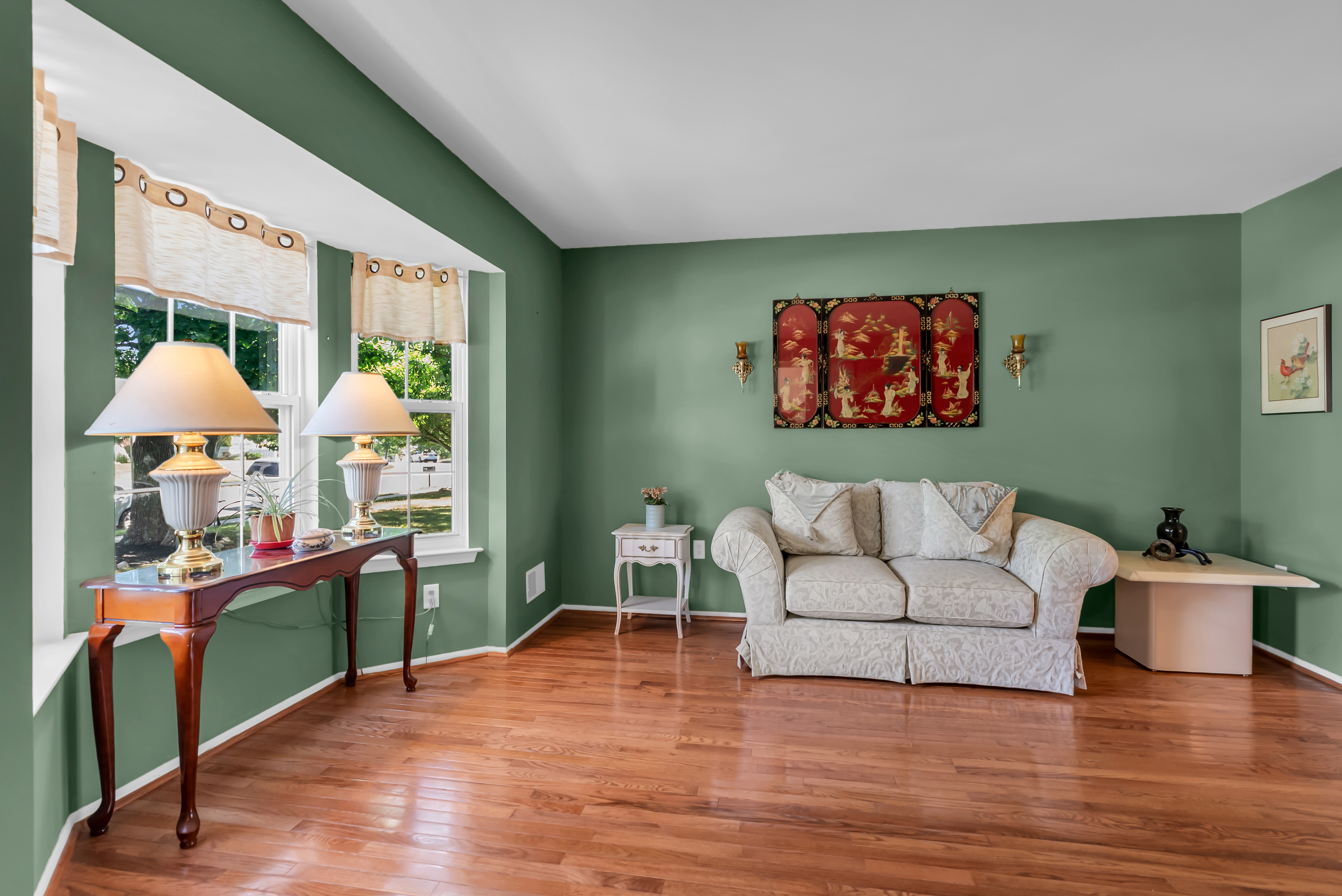  Woodland Hills Colonial Opportunity - 物件實景
