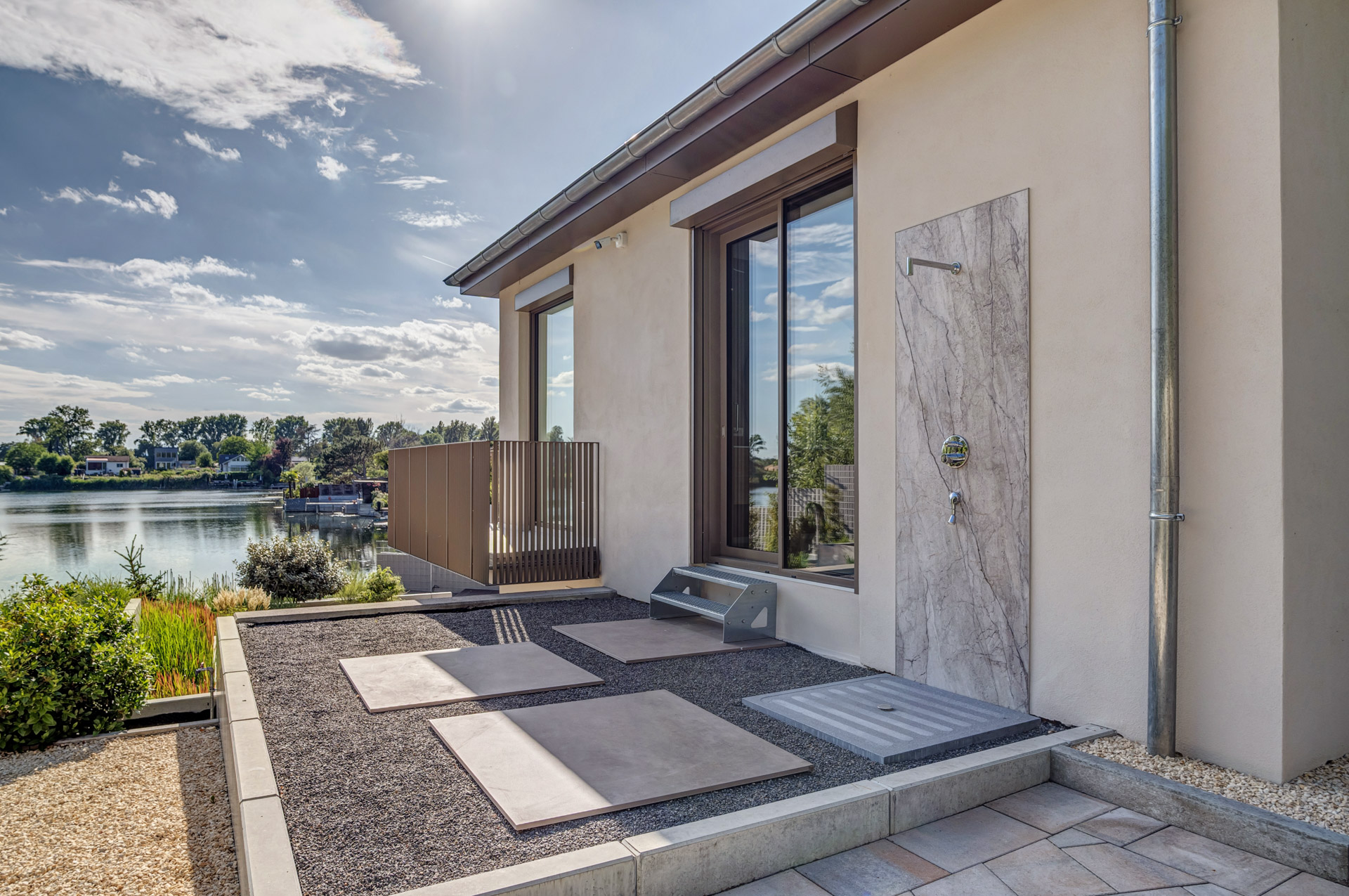  Exclusive two-home estate with direct lake access and spacious grounds - 物件實景