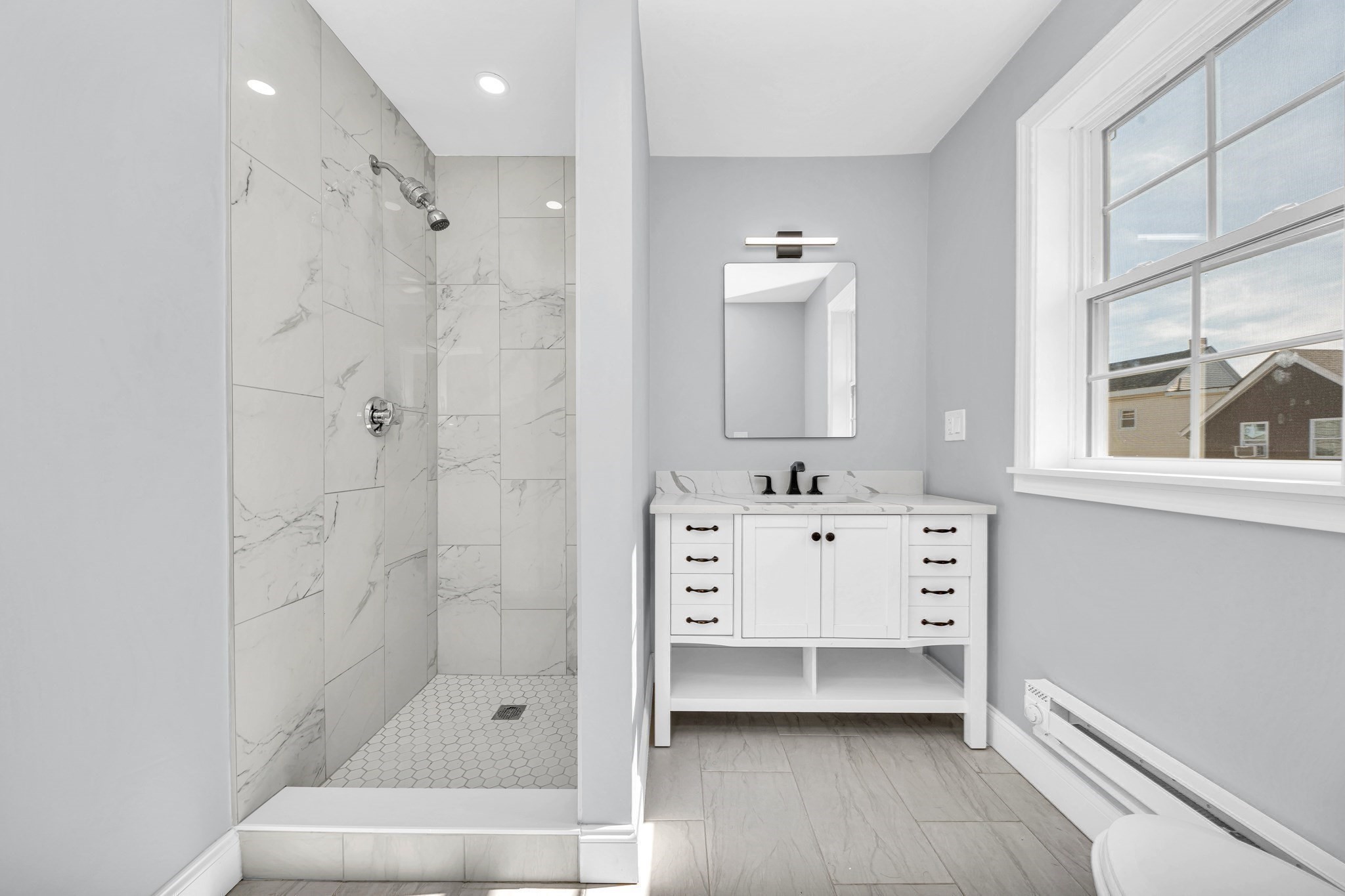 Lynn, Massachusetts, 01902, United States, 3 Bedrooms Bedrooms, ,4 BathroomsBathrooms,Residential,For Sale,1943123