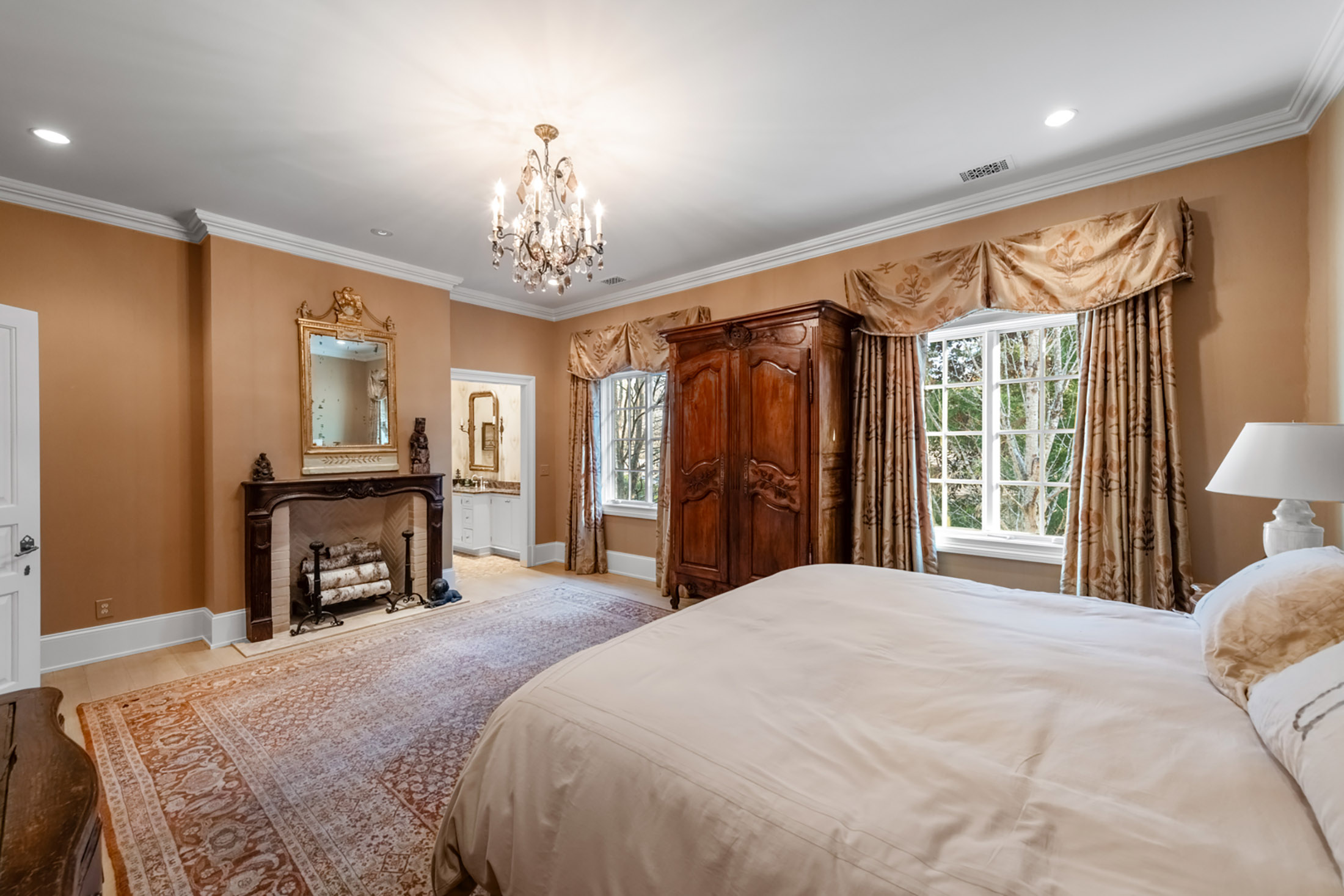  Magnificent Buckhead Home on 2.2+/- Acres with Pool and Pool House - 物件實景
