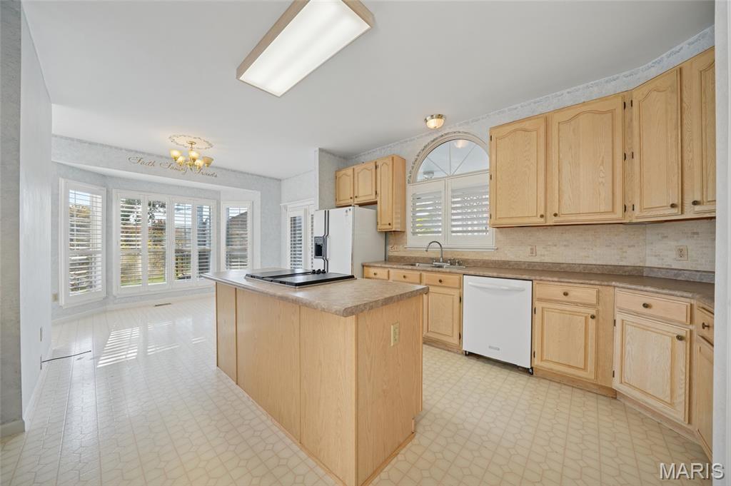 Ballwin, Missouri, 63021, United States, 4 Bedrooms Bedrooms, ,3 BathroomsBathrooms,Residential,For Sale,1989347