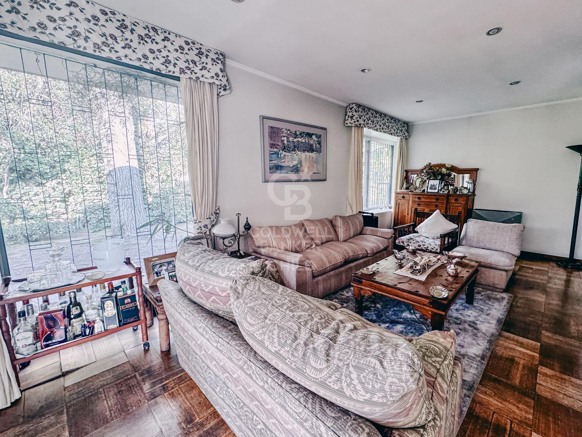 Vitacura, Chile, 4 Bedrooms Bedrooms, ,3 BathroomsBathrooms,Residential,For Sale,1917854