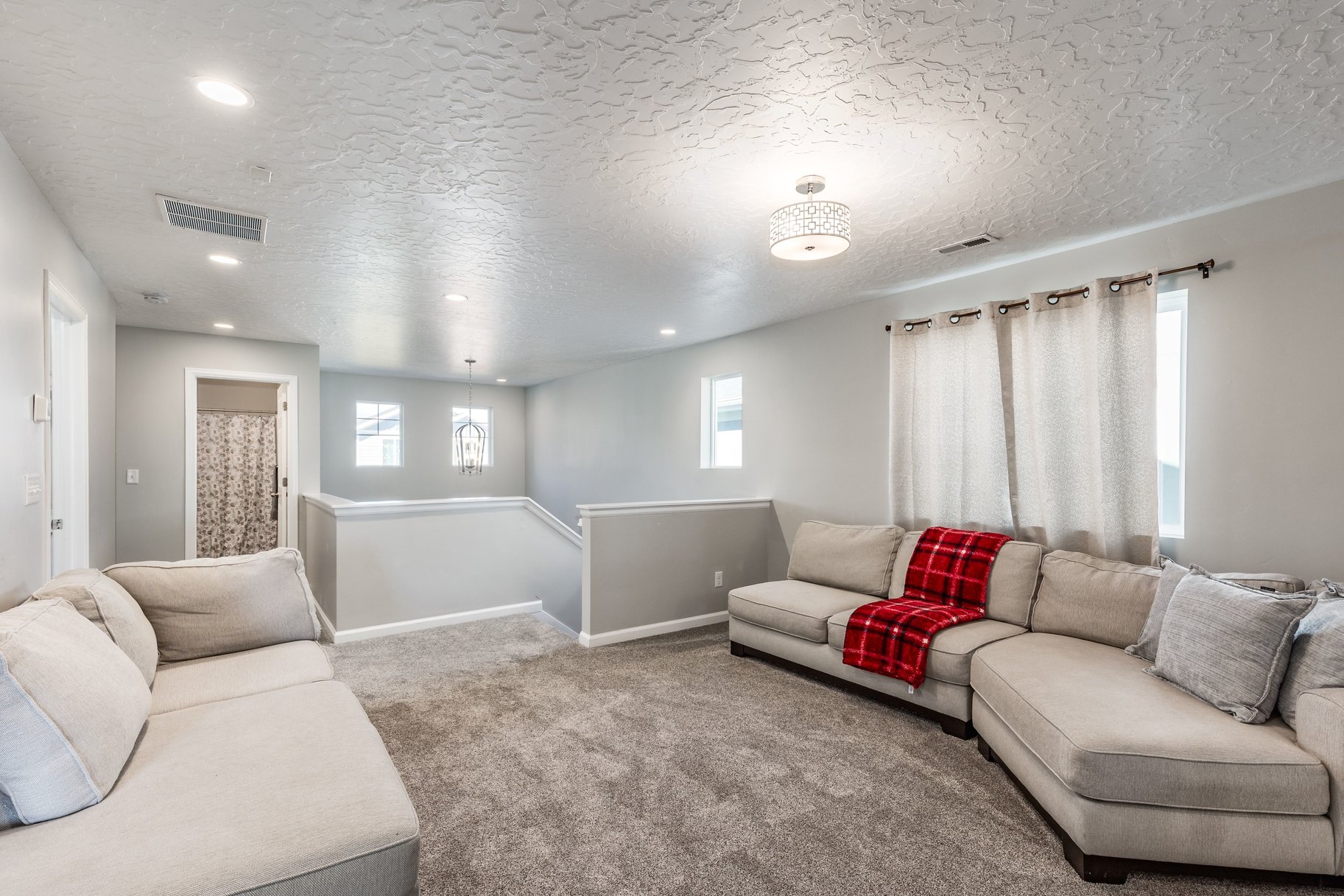  Spacious 4-Bed Herriman Home with Rentable Basement ADU - 物件實景