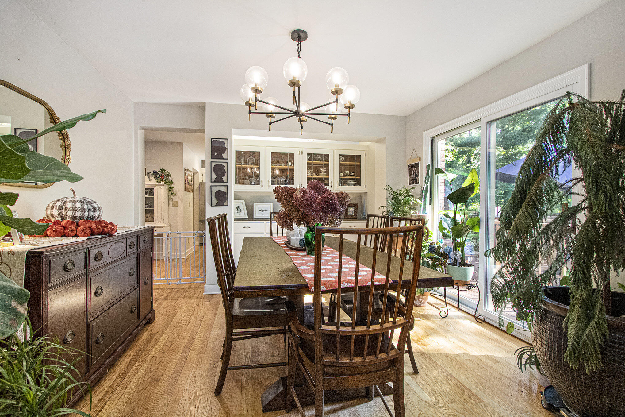 St. Joseph, Michigan, 49085, United States, 5 Bedrooms Bedrooms, ,4 BathroomsBathrooms,Residential,For Sale,1960550