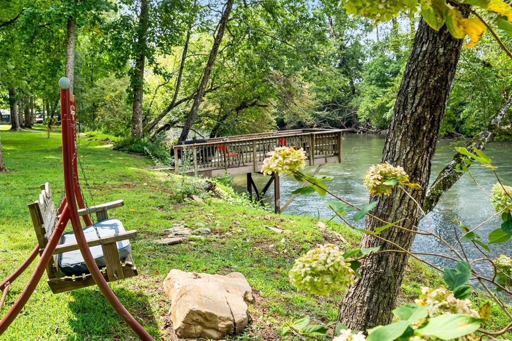 Murphy, North Carolina, 28906, United States, 2 Bedrooms Bedrooms, ,2 BathroomsBathrooms,Residential,For Sale,1976149