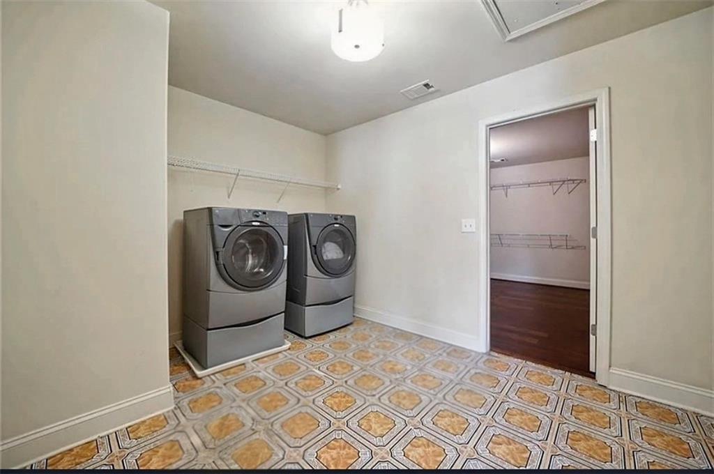 Atlanta, Georgia, 30331, United States, 5 Bedrooms Bedrooms, ,4 BathroomsBathrooms,Residential,For Sale,1933475
