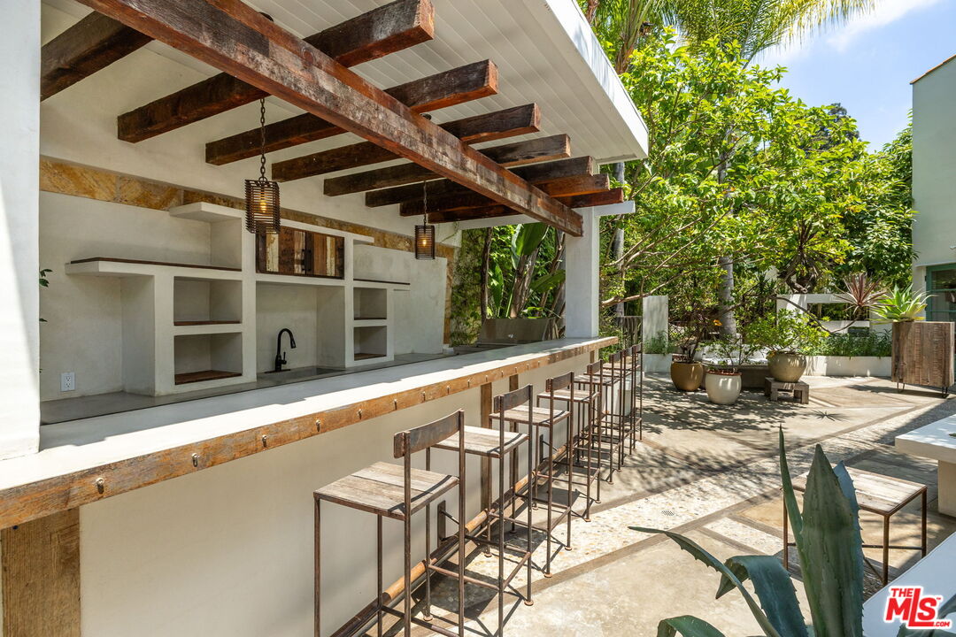 Los Angeles, California, 90069, United States, 4 Bedrooms Bedrooms, ,4 BathroomsBathrooms,Residential,For Sale,1911596