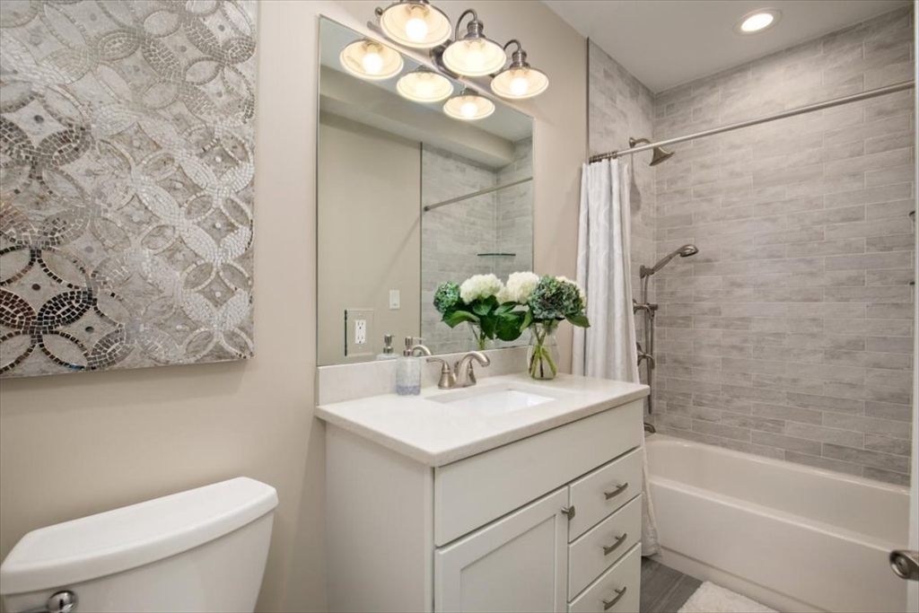 Danvers, Massachusetts, 01923, United States, 2 Bedrooms Bedrooms, ,3 BathroomsBathrooms,Residential,For Sale,1994668