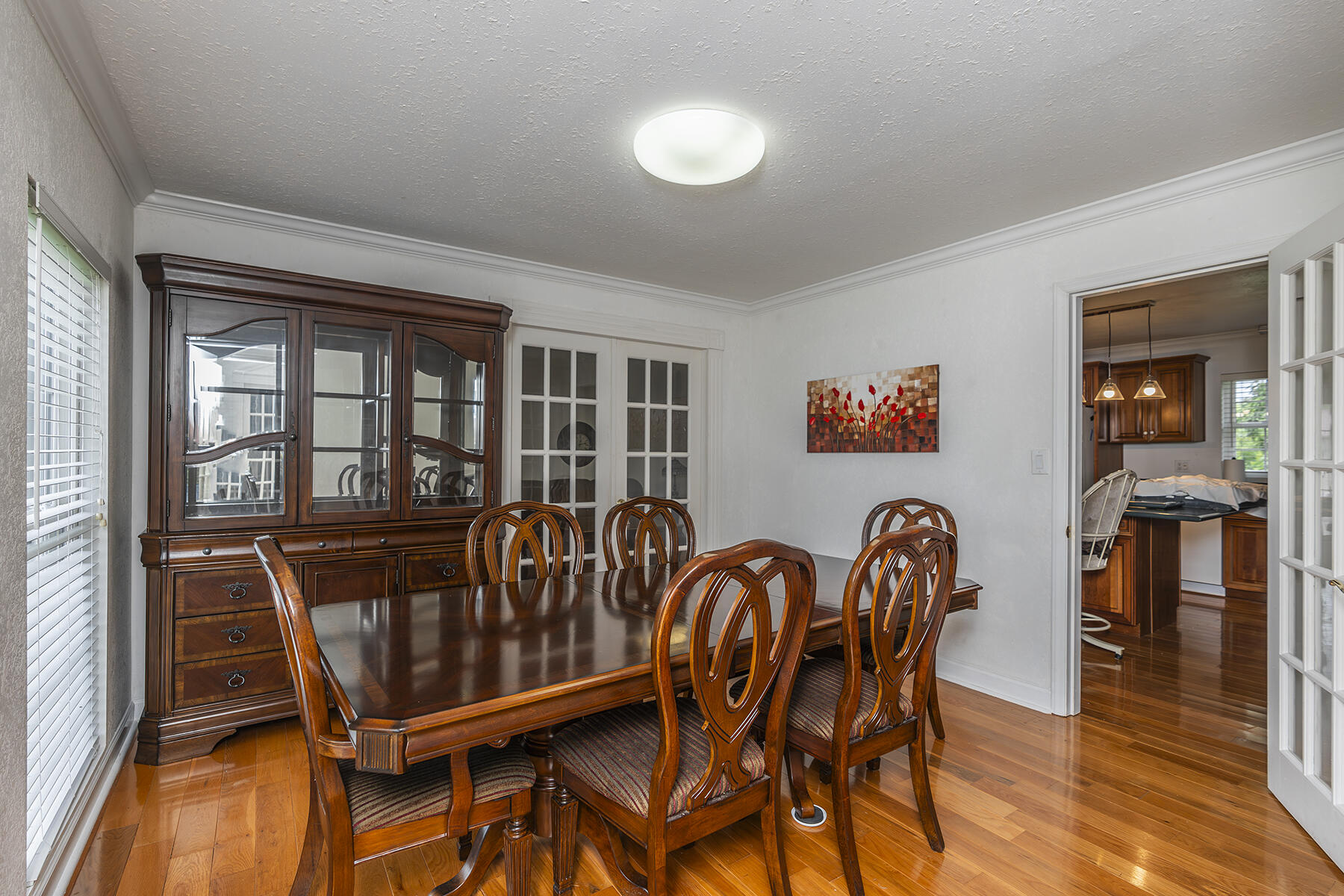 Jeffersonville, Kentucky, 40337, United States, 5 Bedrooms Bedrooms, ,4 BathroomsBathrooms,Residential,For Sale,1989610