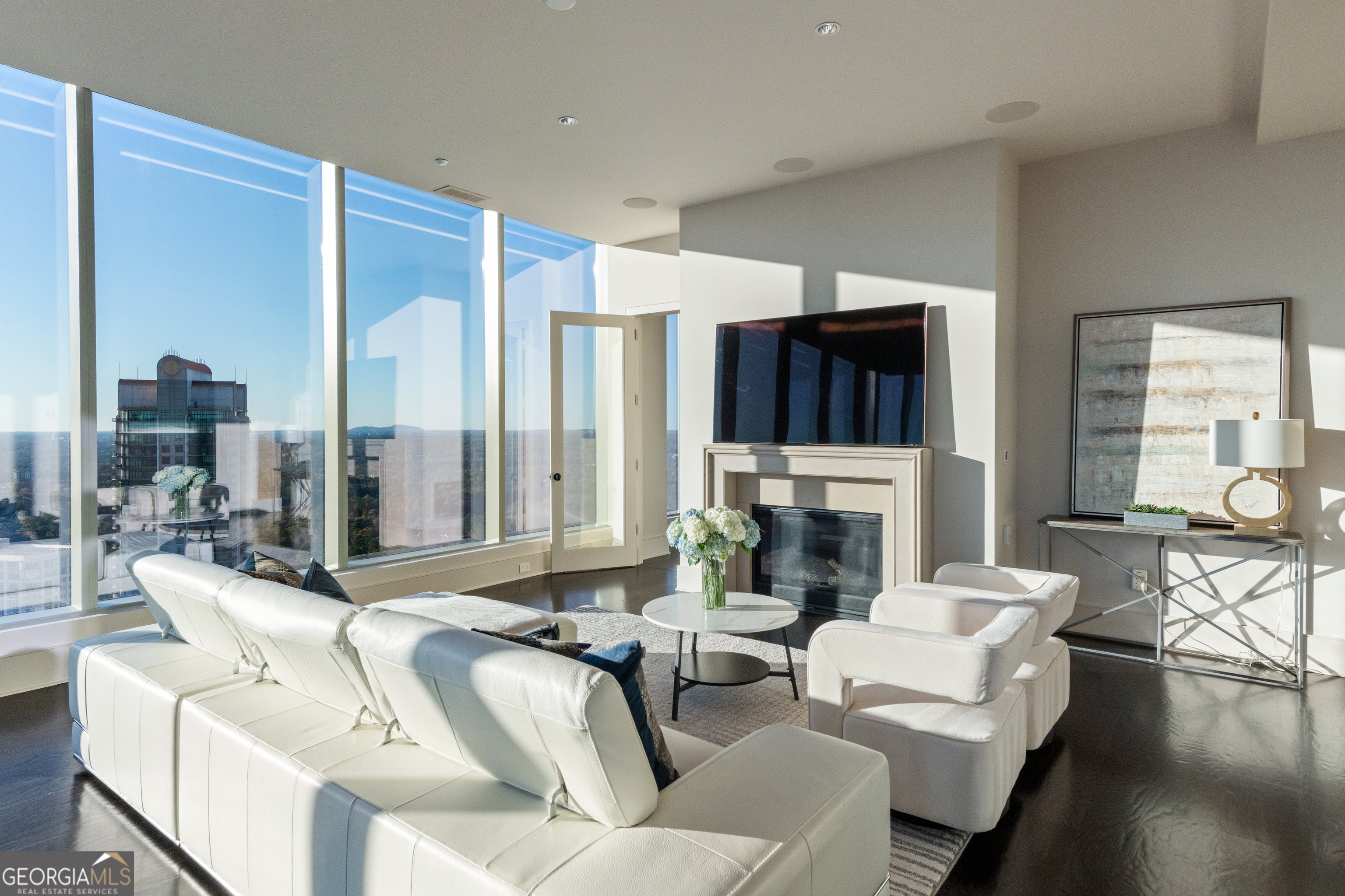 Atlanta, Georgia, 30326, United States, 3 Bedrooms Bedrooms, ,4 BathroomsBathrooms,Residential,For Sale,1858951