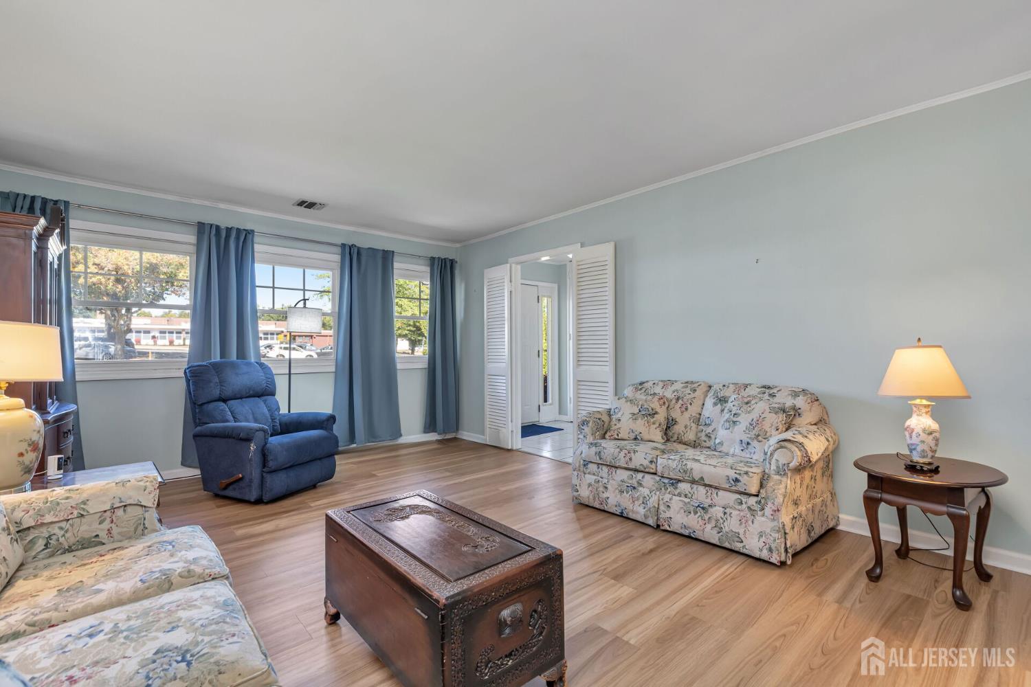 South Brunswick, New Jersey, 08824, United States, 3 Bedrooms Bedrooms, ,2 BathroomsBathrooms,Residential,For Sale,1941671