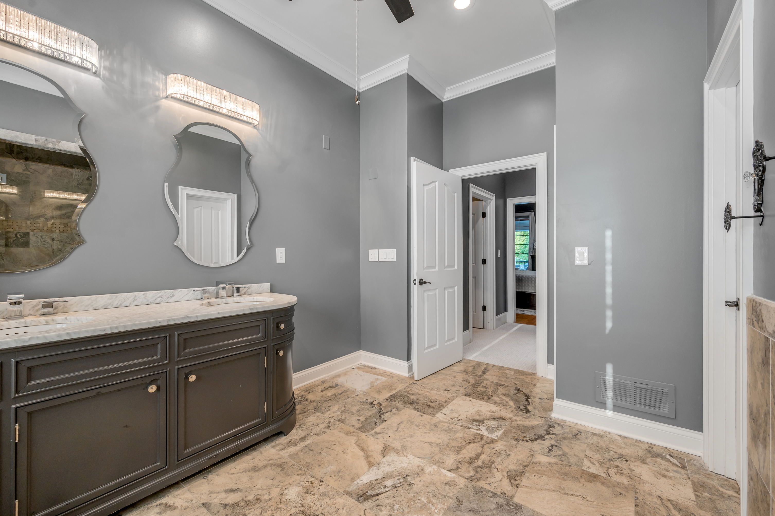  315 Whispering Brook Drive - 物件實景