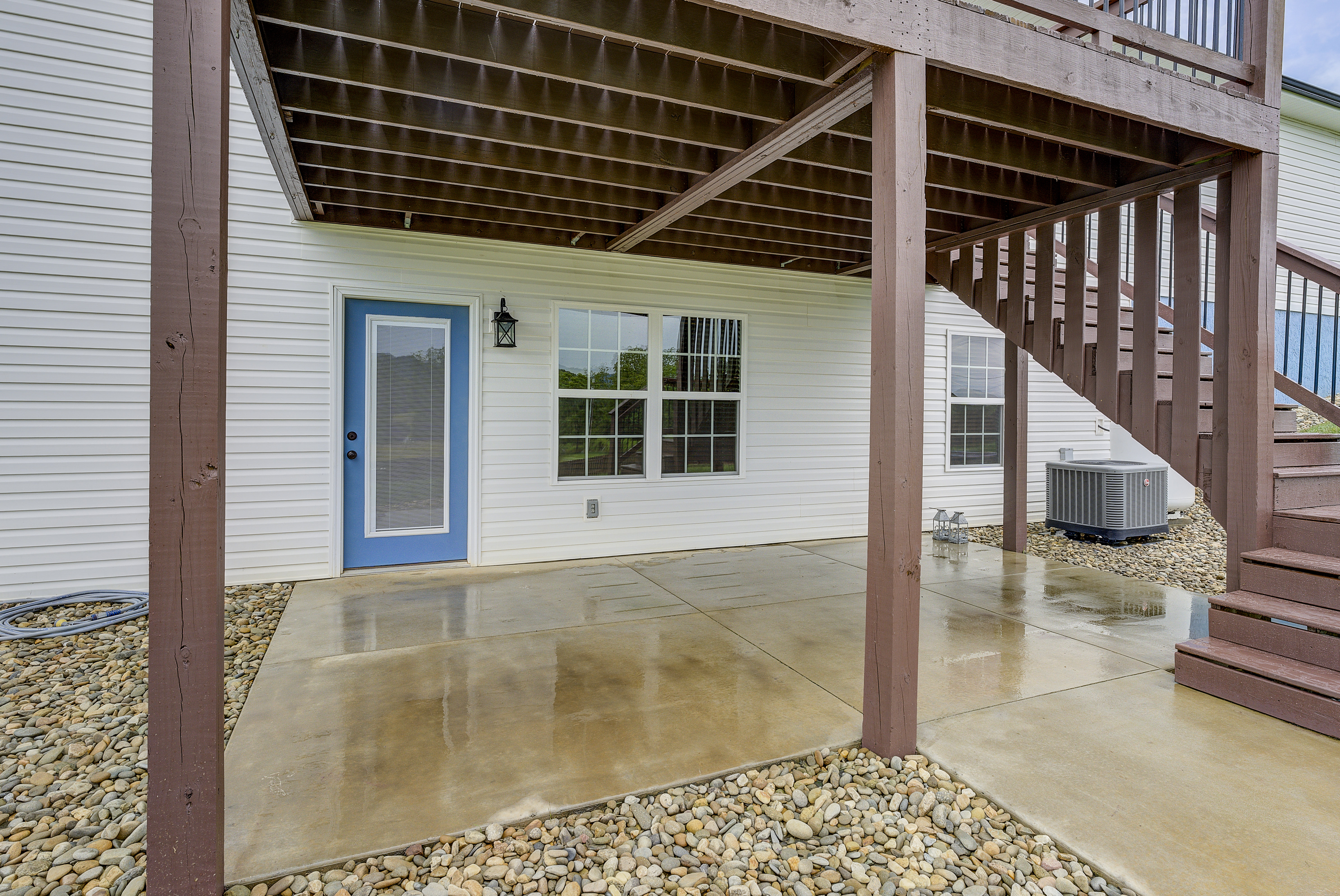 Jonesborough, Tennessee, 37659, United States, 3 Bedrooms Bedrooms, ,3 BathroomsBathrooms,Residential,For Sale,2000637