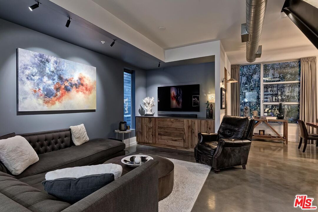 West Hollywood, California, 90069, United States, 2 Bedrooms Bedrooms, ,2 BathroomsBathrooms,Residential,For Sale,1760061