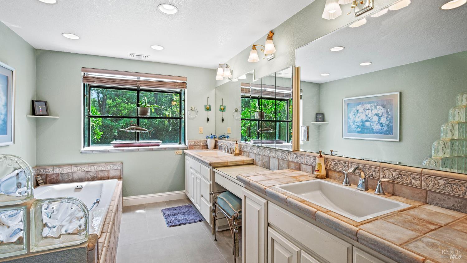 Vacaville, California, 95688, United States, 4 Bedrooms Bedrooms, ,2 BathroomsBathrooms,Residential,For Sale,1857826