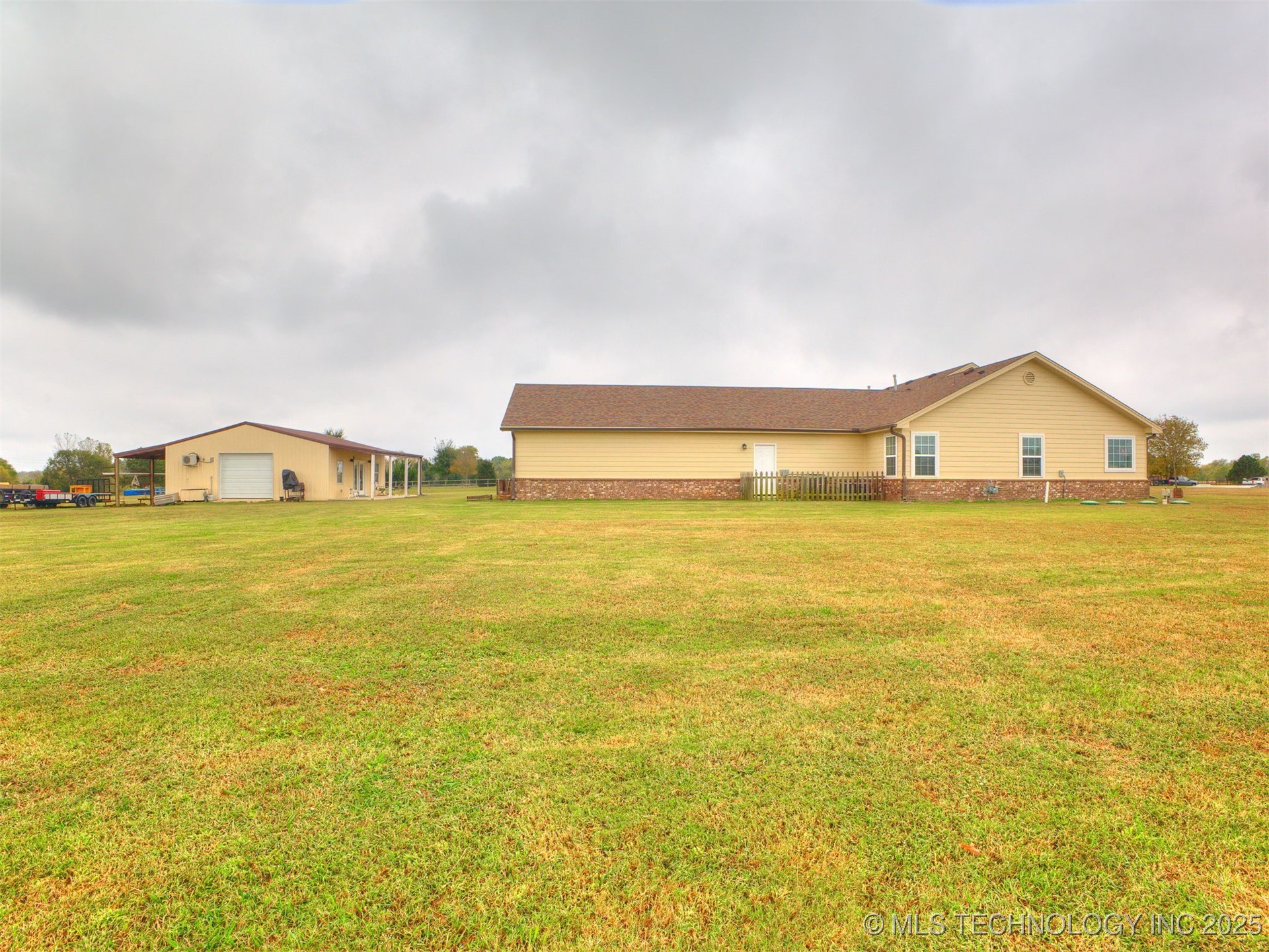Mounds, Oklahoma, 74047, United States, 4 Bedrooms Bedrooms, ,4 BathroomsBathrooms,Residential,For Sale,1985246