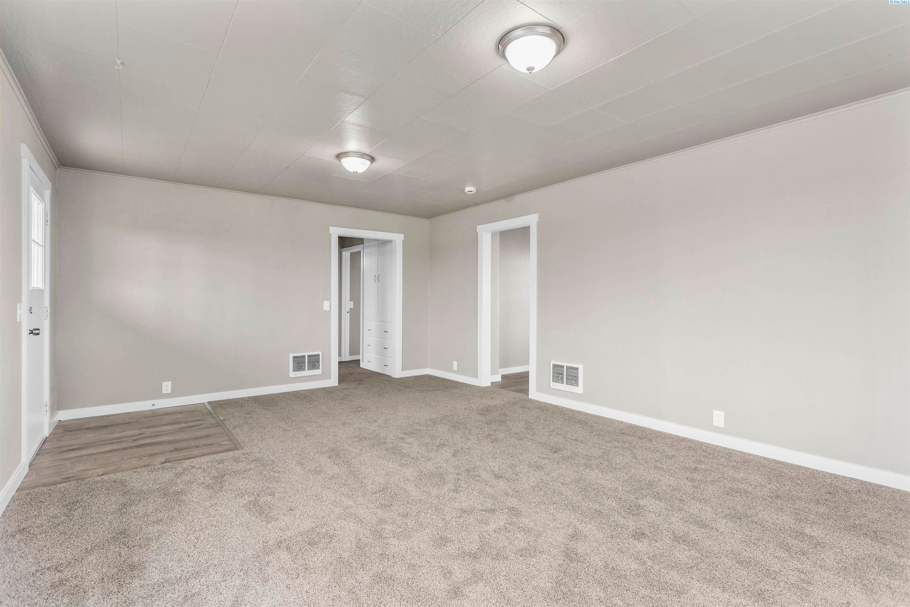 Prosser, Washington, 99350, United States, ,Residential,For Sale,1979081