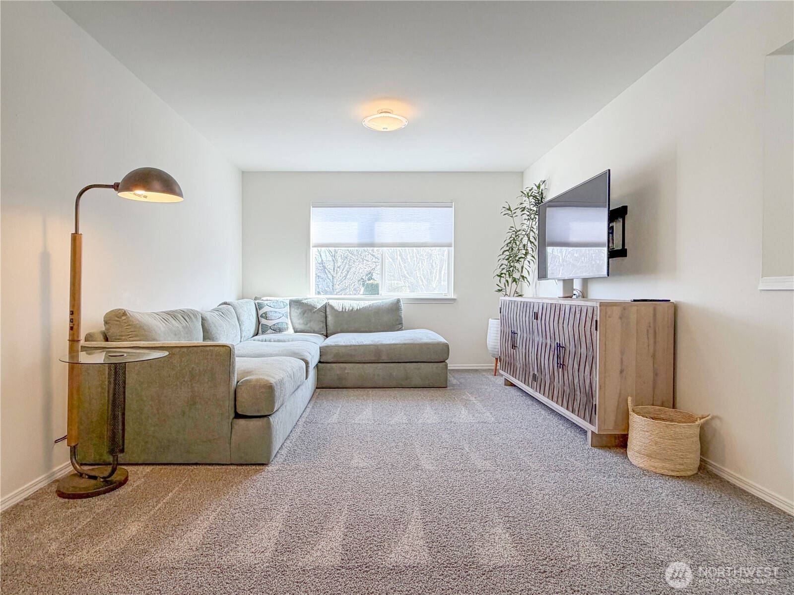 Everett, Washington, 98203, United States, 3 Bedrooms Bedrooms, ,3 BathroomsBathrooms,Residential,For Sale,2021161