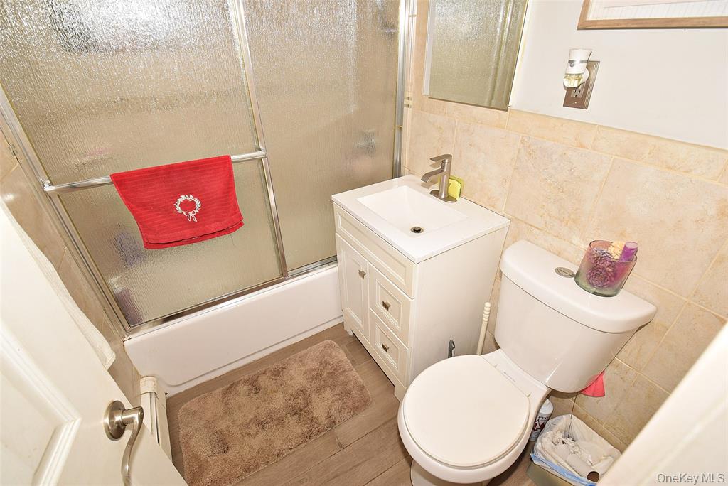 north babylon, New York, 11703, United States, 2 Bedrooms Bedrooms, ,1 BathroomBathrooms,Residential,For Sale,2000389