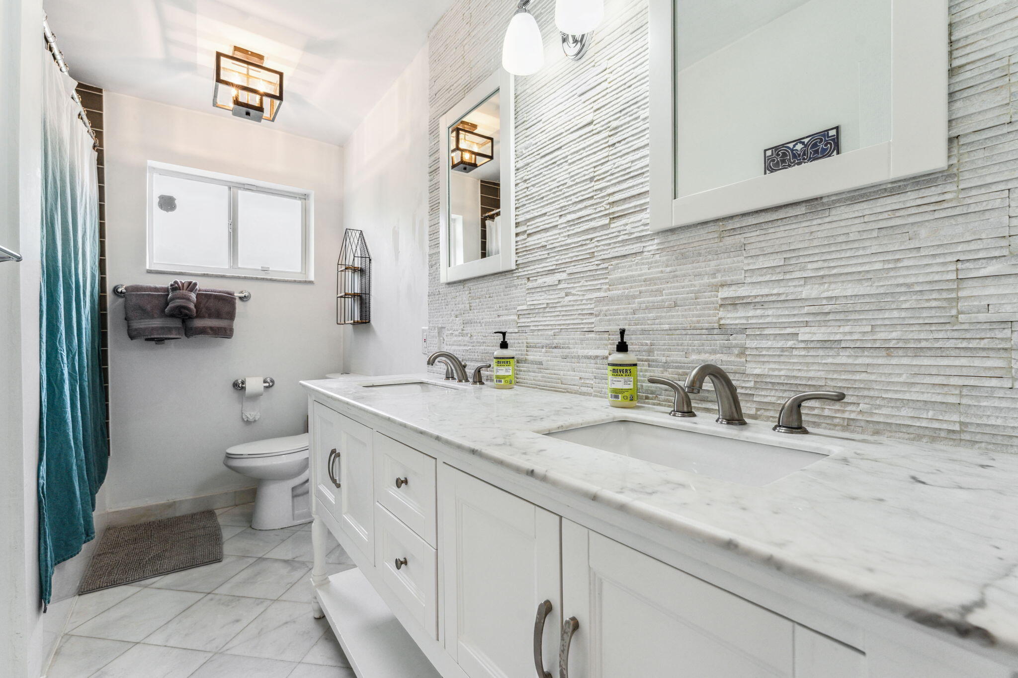 Hollywood, Florida, 33019, United States, 4 Bedrooms Bedrooms, ,3 BathroomsBathrooms,Residential,For Sale,1934699
