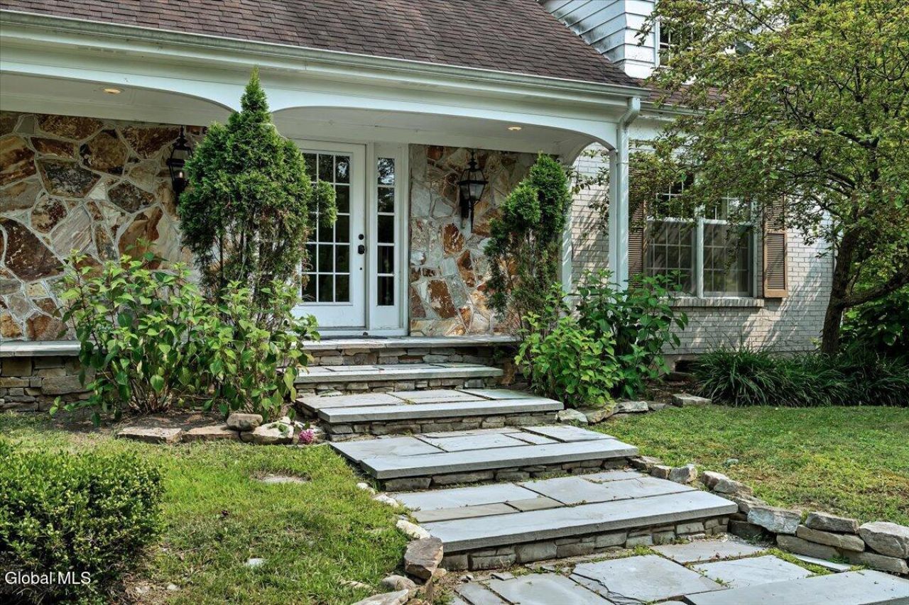 Queensbury, New York, 12804, United States, 4 Bedrooms Bedrooms, ,4 BathroomsBathrooms,Residential,For Sale,2003440