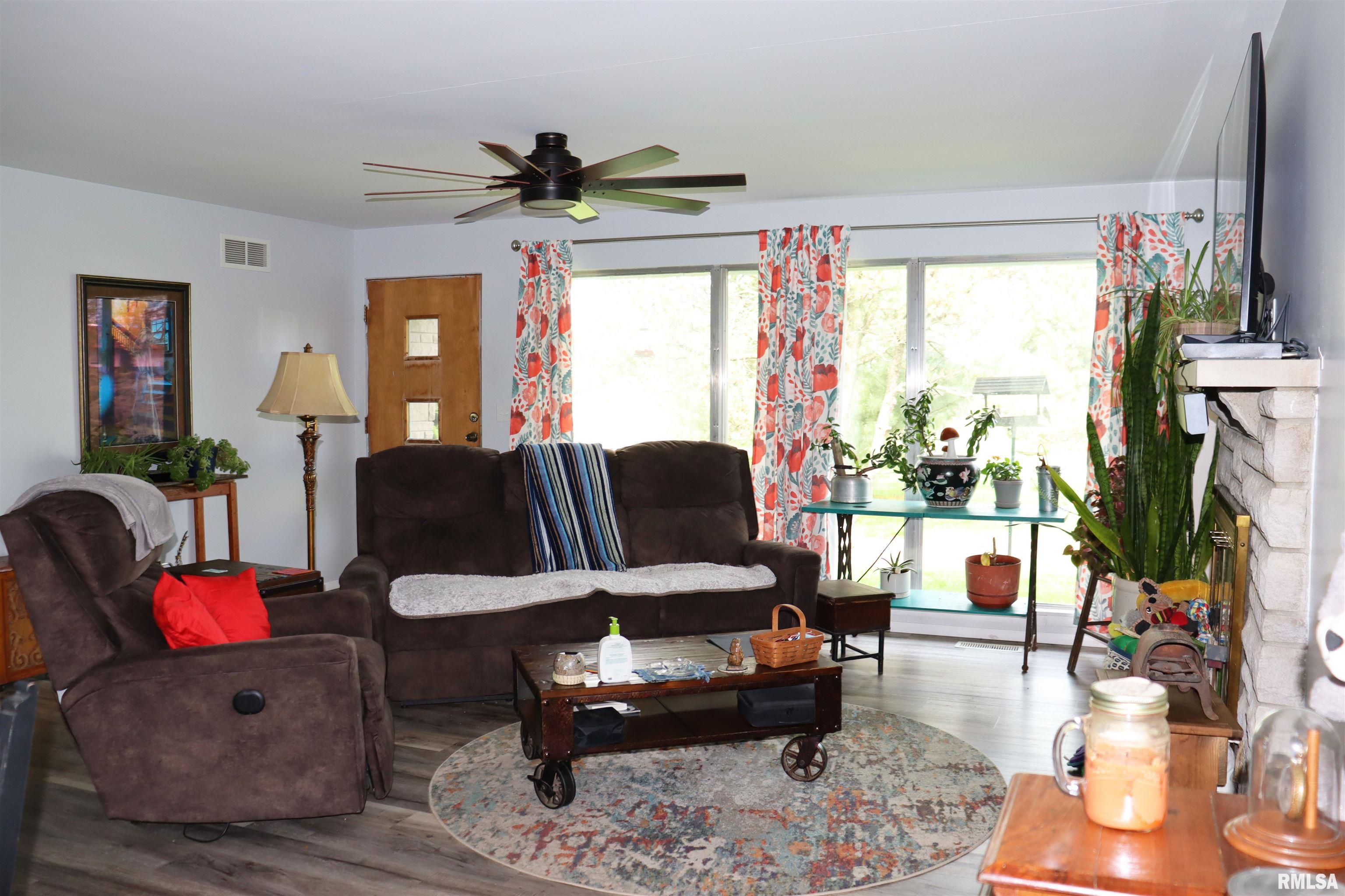 Washington, Illinois, 61571, United States, 3 Bedrooms Bedrooms, ,2 BathroomsBathrooms,Residential,For Sale,1942295