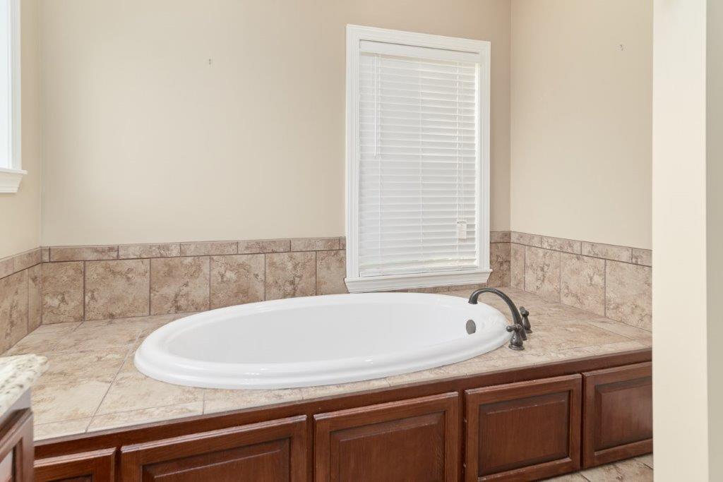 Lake Park, Georgia, 31636, United States, 5 Bedrooms Bedrooms, ,4 BathroomsBathrooms,Residential,For Sale,2008152