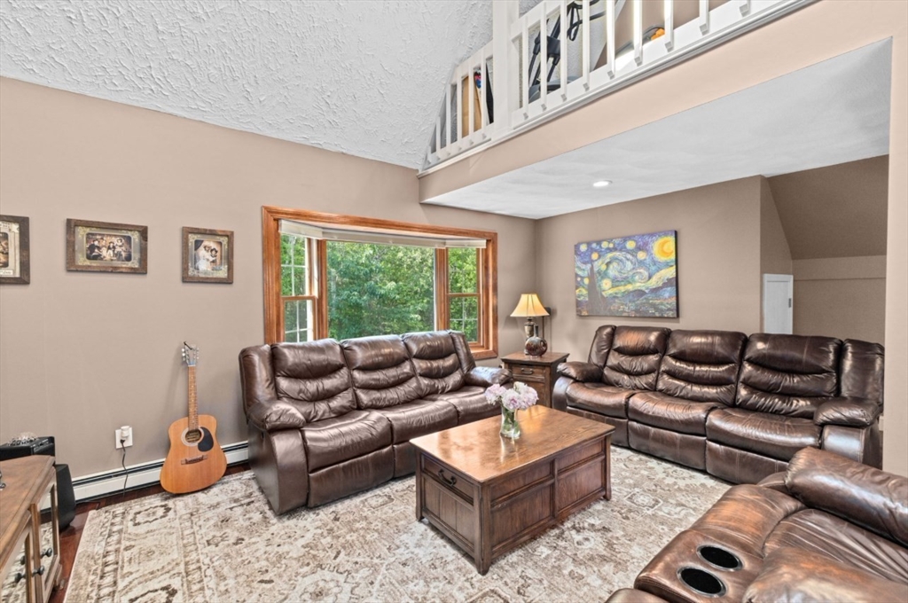 Braintree, Massachusetts, 02184, United States, 5 Bedrooms Bedrooms, ,4 BathroomsBathrooms,Residential,For Sale,1857635
