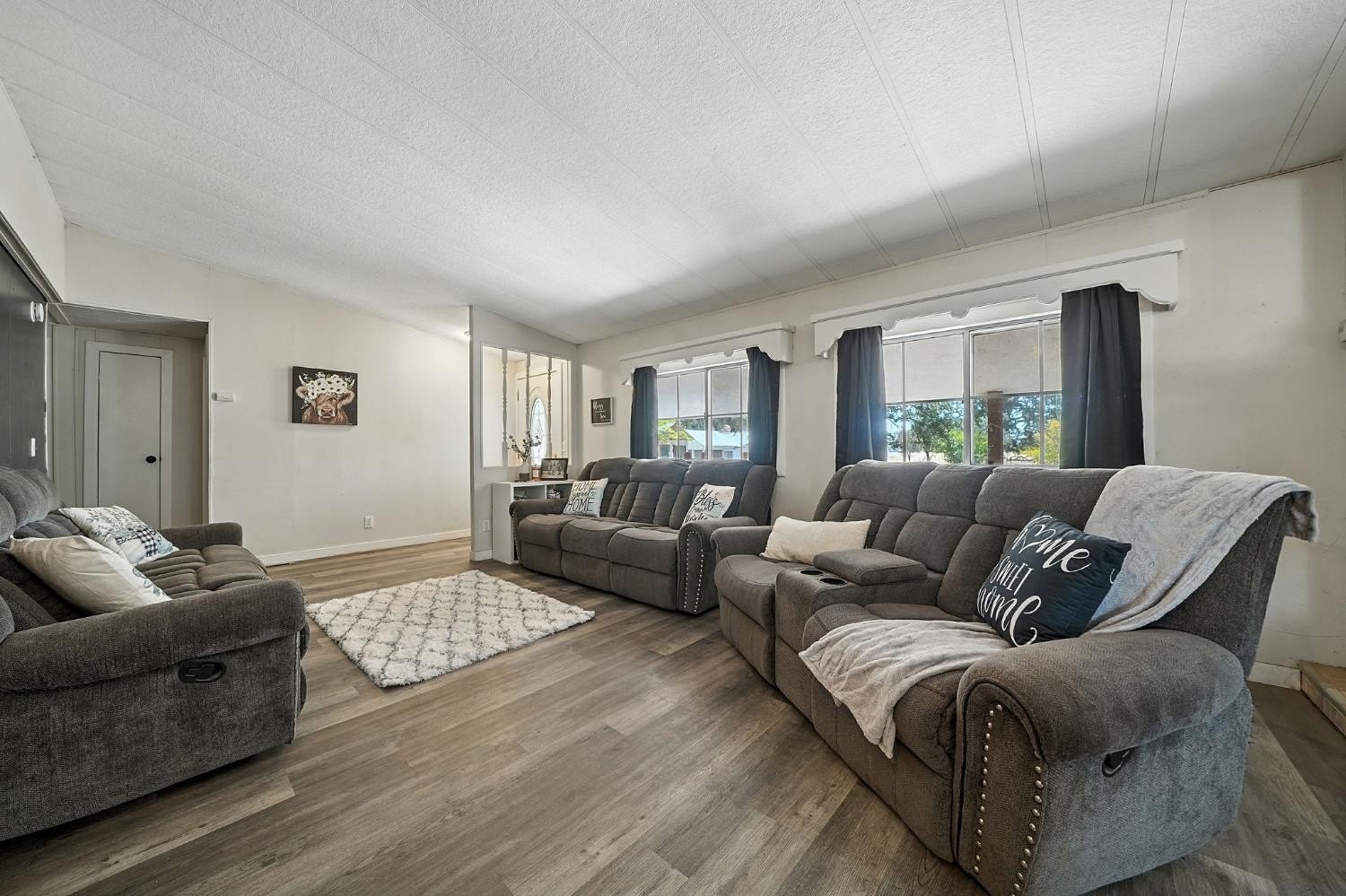 Valley Springs, California, 95252, United States, 3 Bedrooms Bedrooms, ,2 BathroomsBathrooms,Residential,For Sale,1979453