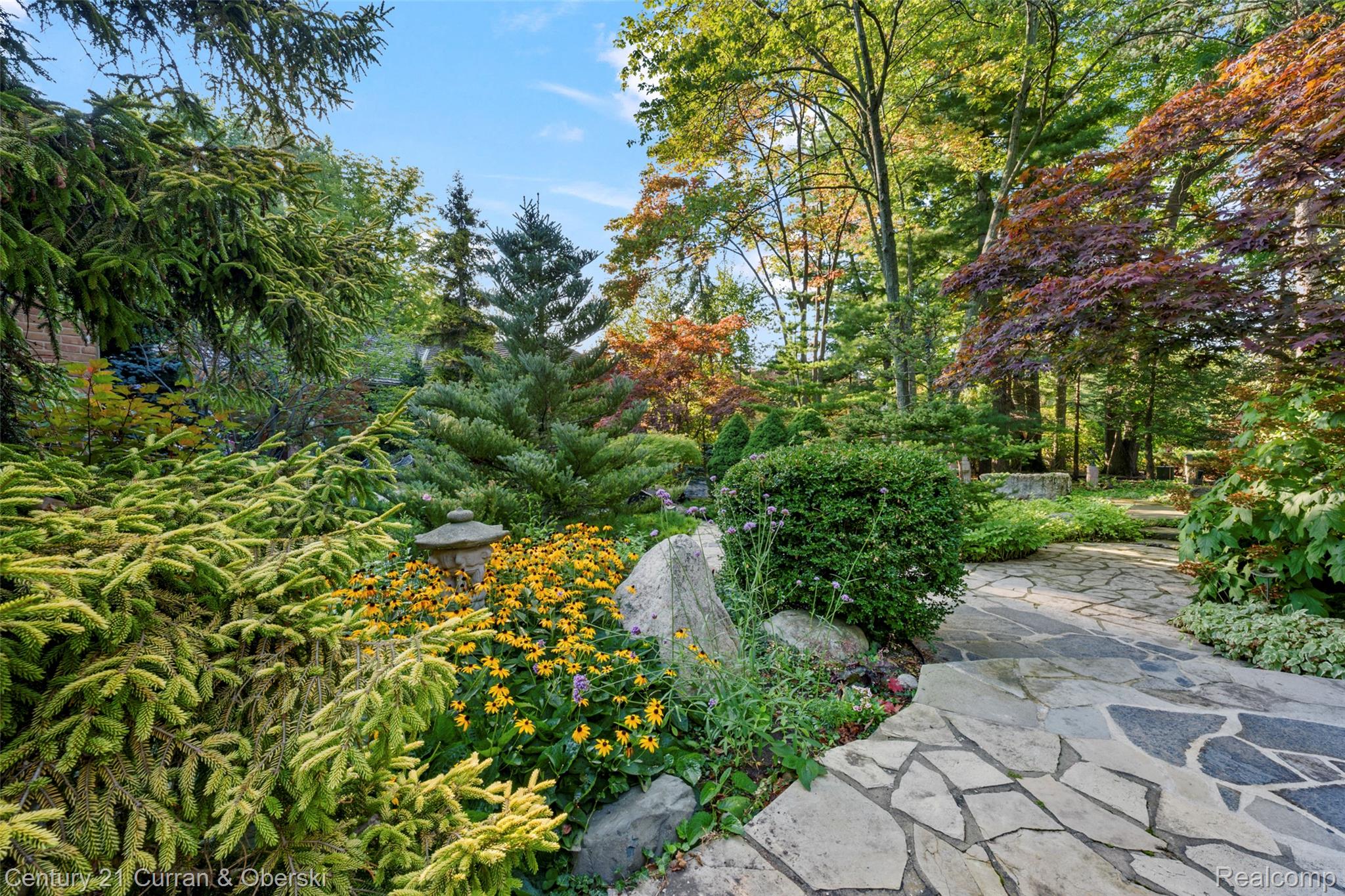 Dearborn, Michigan, 48124, United States, 4 Bedrooms Bedrooms, ,4 BathroomsBathrooms,Residential,For Sale,1983815