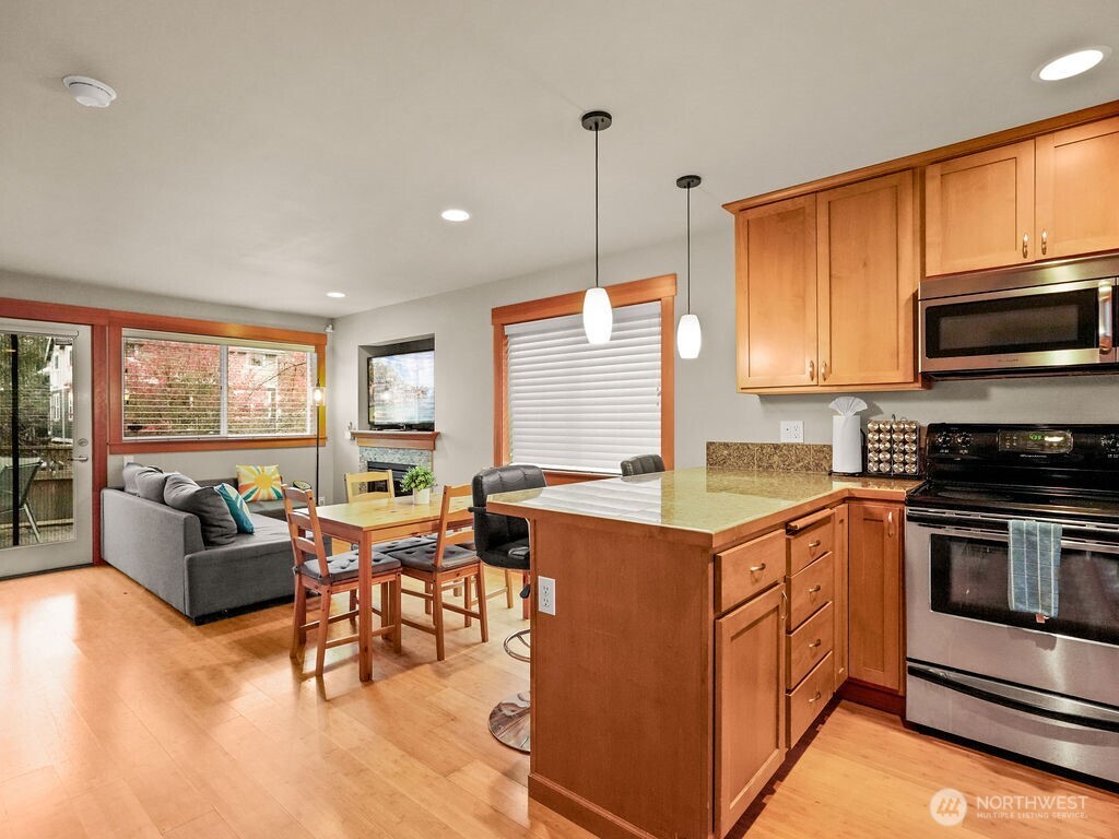 Seattle, Washington, 98144, United States, 2 Bedrooms Bedrooms, ,2 BathroomsBathrooms,Residential,For Sale,1987388