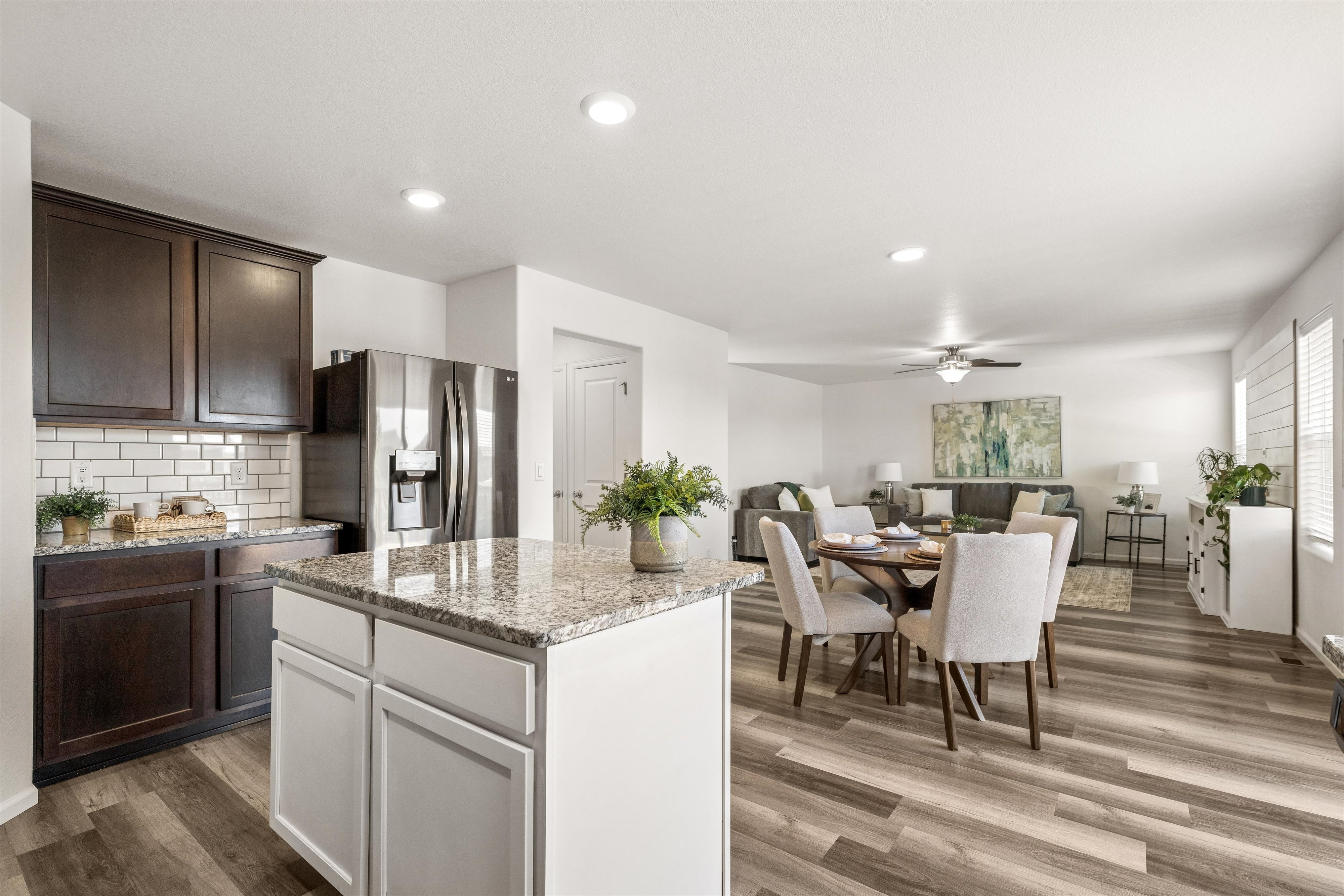 Move-In Ready, with Thoughtful and Unique Design Features - 物件實景