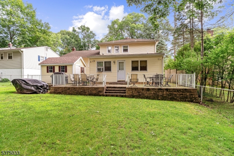 Rockaway Twp., New Jersey, 07866, United States, 3 Bedrooms Bedrooms, ,3 BathroomsBathrooms,Residential,For Sale,1906330