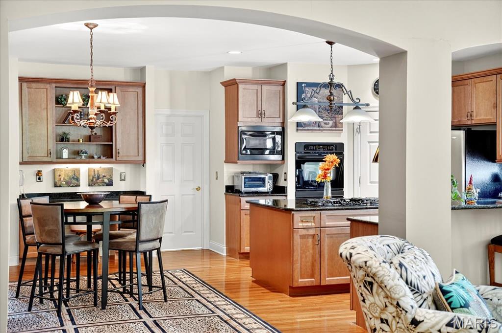 Ballwin, Missouri, 63011, United States, 2 Bedrooms Bedrooms, ,3 BathroomsBathrooms,Residential,For Sale,1947481