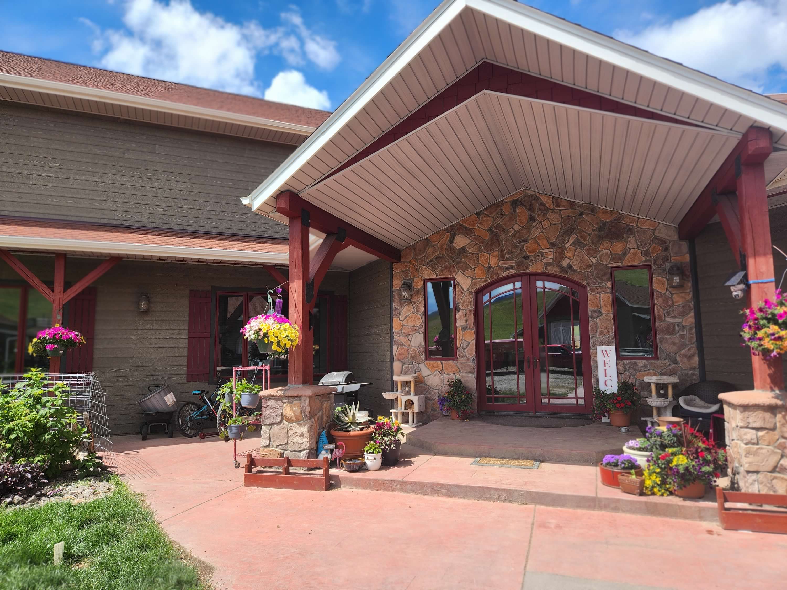 Plains, Montana, 59859, United States, 4 Bedrooms Bedrooms, ,6 BathroomsBathrooms,Residential,For Sale,1894309