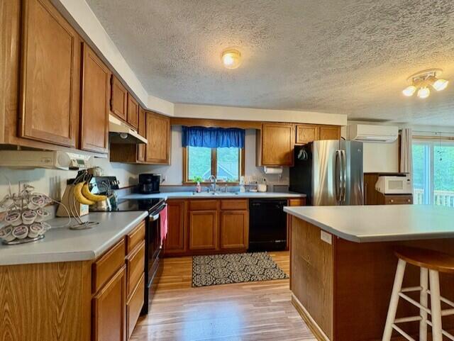 Waterboro, Maine, 04087, United States, 5 Bedrooms Bedrooms, ,3 BathroomsBathrooms,Residential,For Sale,1911570