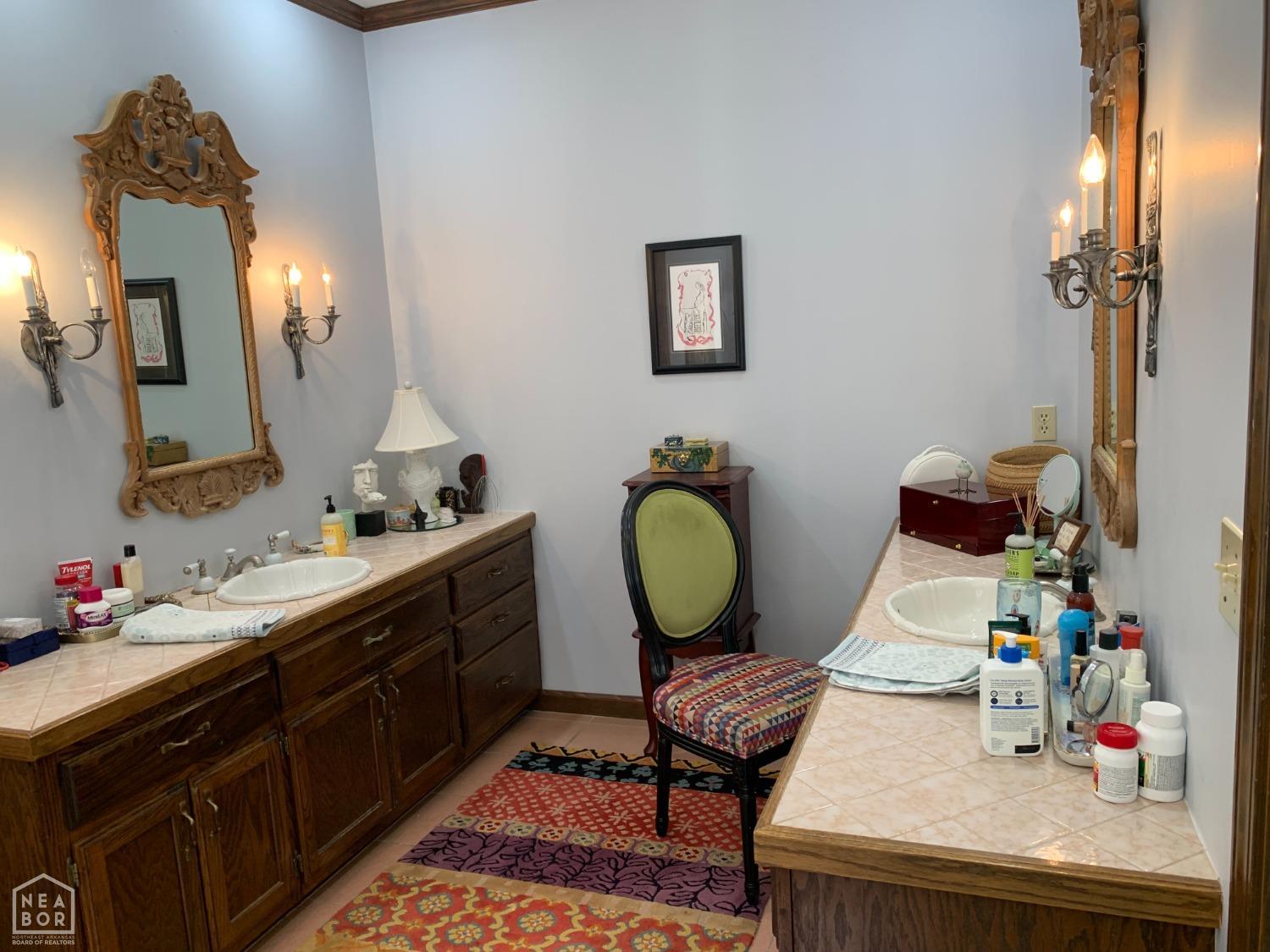 Wynne, Arkansas, 72396, United States, 4 Bedrooms Bedrooms, ,5 BathroomsBathrooms,Residential,For Sale,1979958