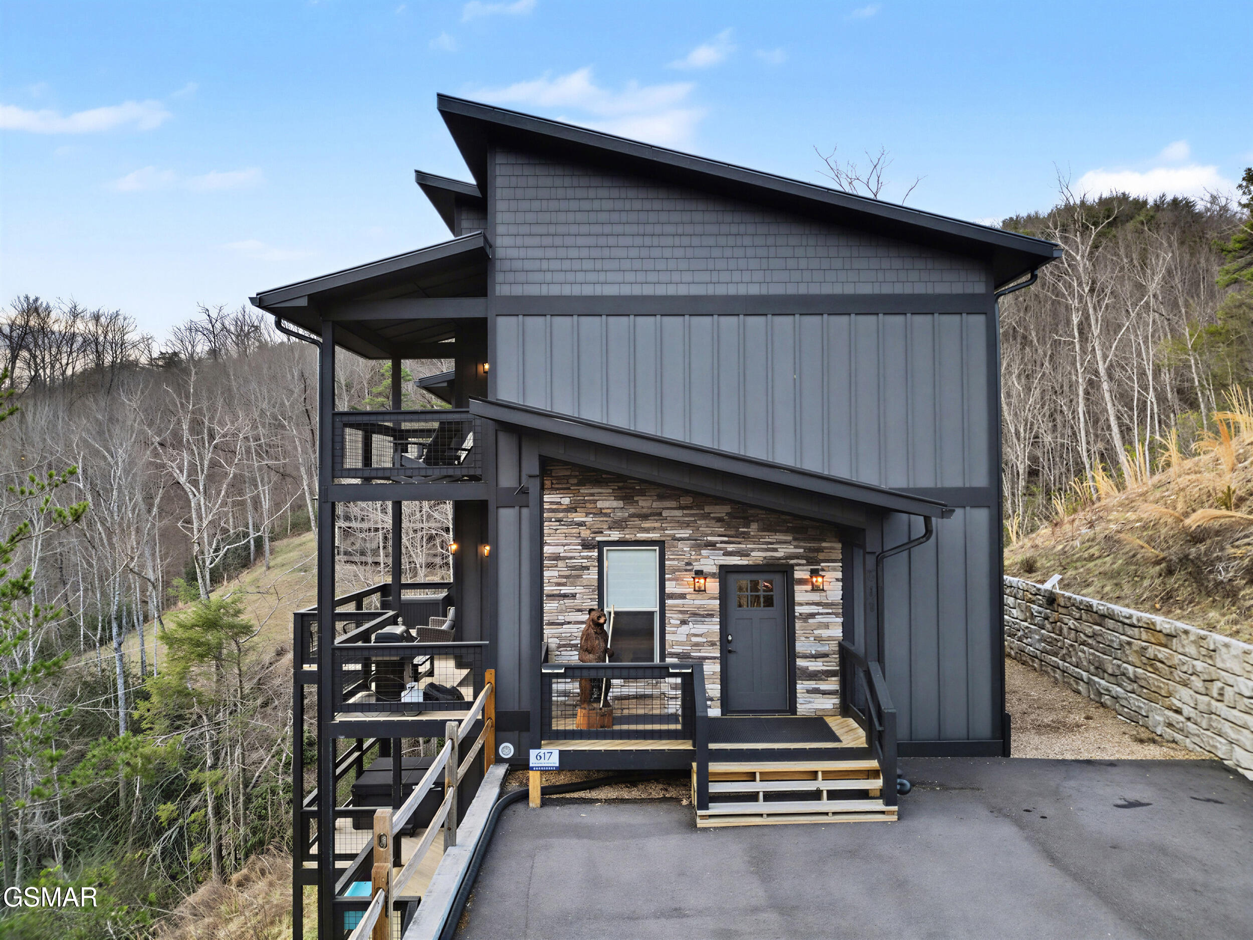 Gatlinburg, Tennessee, 37738, United States, 3 Bedrooms Bedrooms, ,4 BathroomsBathrooms,Residential,For Sale,2012548