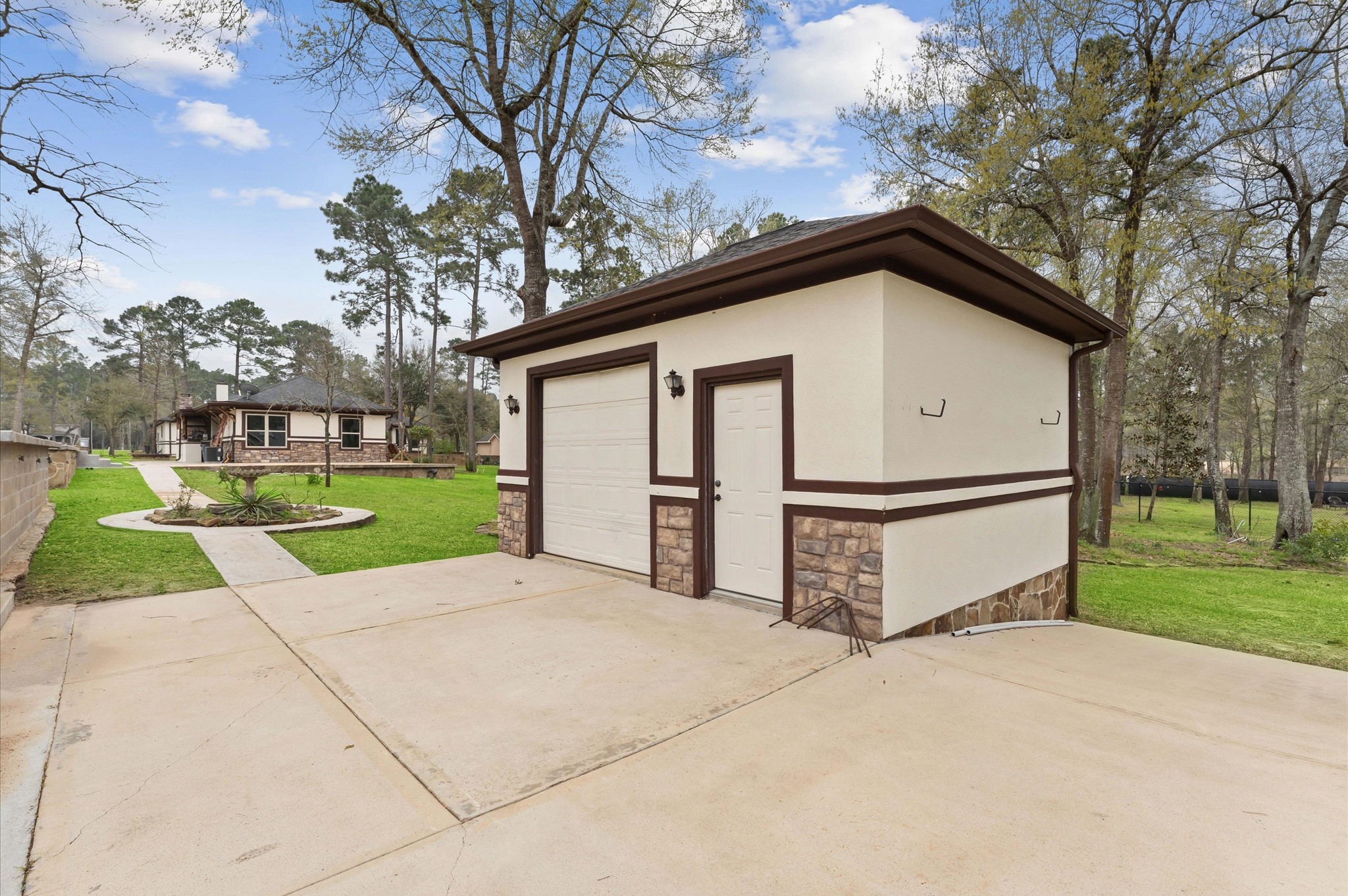 Porter, Texas, 77365, United States, 3 Bedrooms Bedrooms, ,2 BathroomsBathrooms,Residential,For Sale,1917333