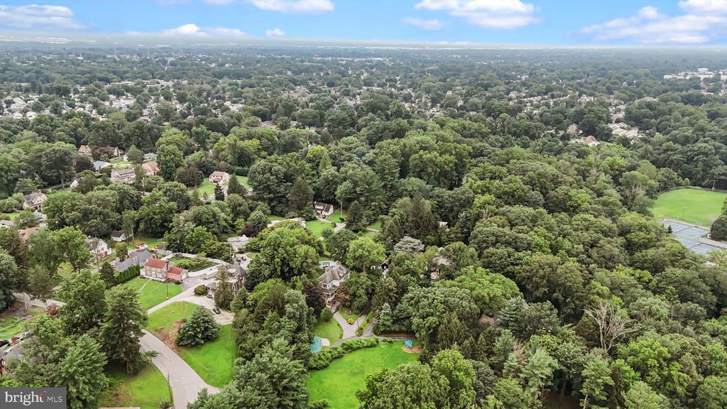 Lansdowne, Pennsylvania, 19050, United States, 5 Bedrooms Bedrooms, ,3 BathroomsBathrooms,Residential,For Sale,1926052