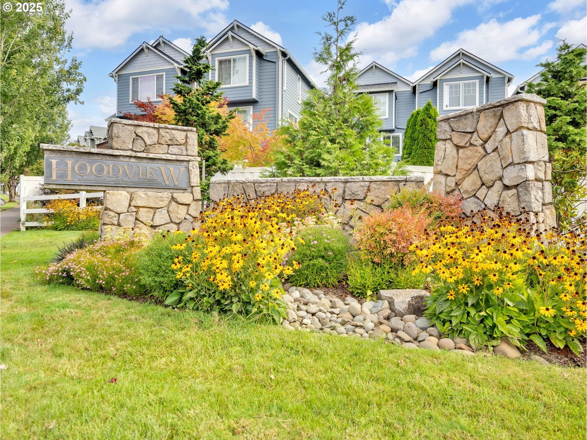 West Linn, Oregon, 97068, United States, 3 Bedrooms Bedrooms, ,3 BathroomsBathrooms,Residential,For Sale,1950039