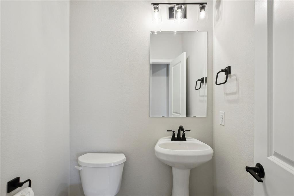 Aubrey, Texas, 76227, United States, 4 Bedrooms Bedrooms, ,3 BathroomsBathrooms,Residential,For Sale,1928697