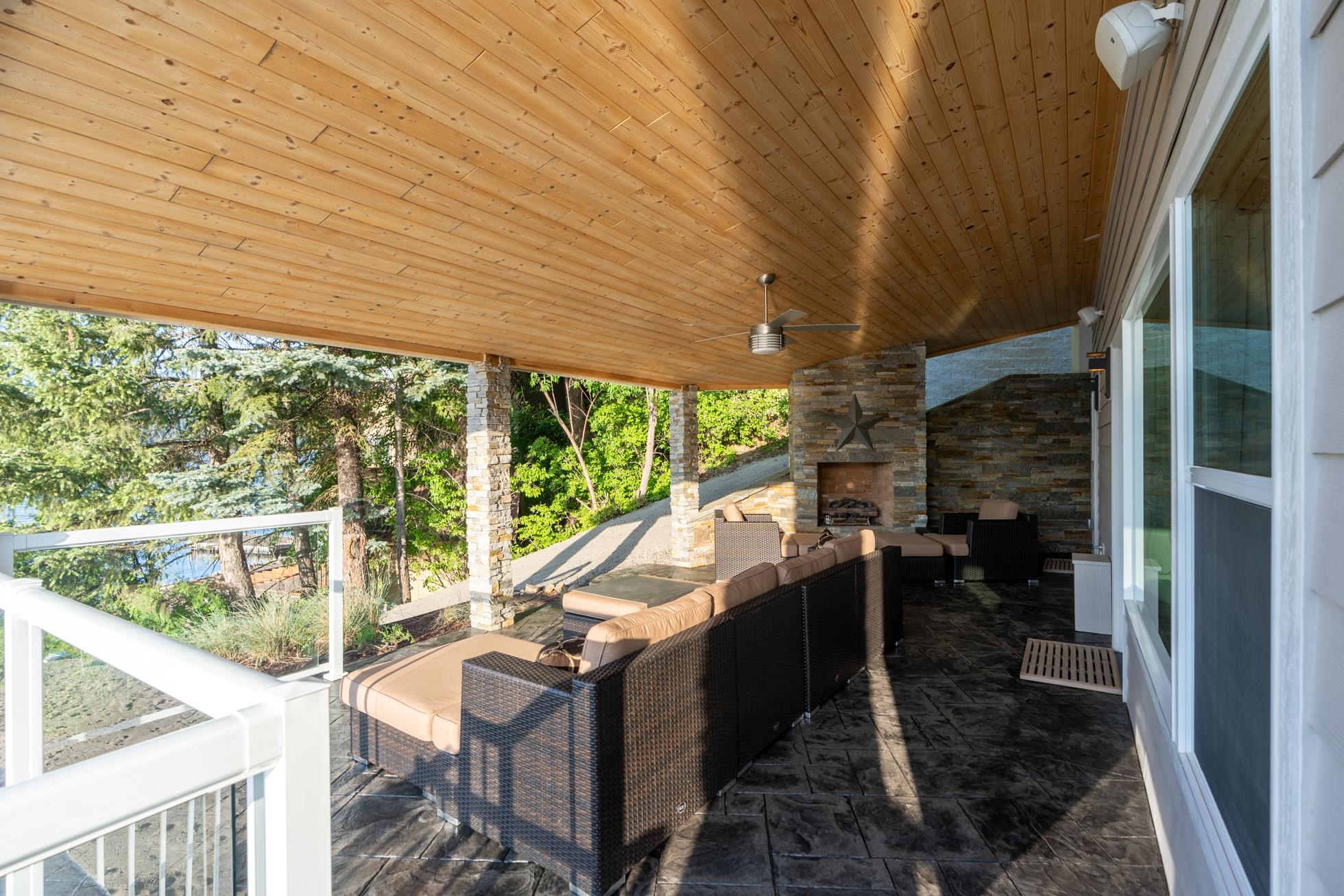 Loon Lake, Washington, 99148, United States, 5 Bedrooms Bedrooms, ,5 BathroomsBathrooms,Residential,For Sale,1924422