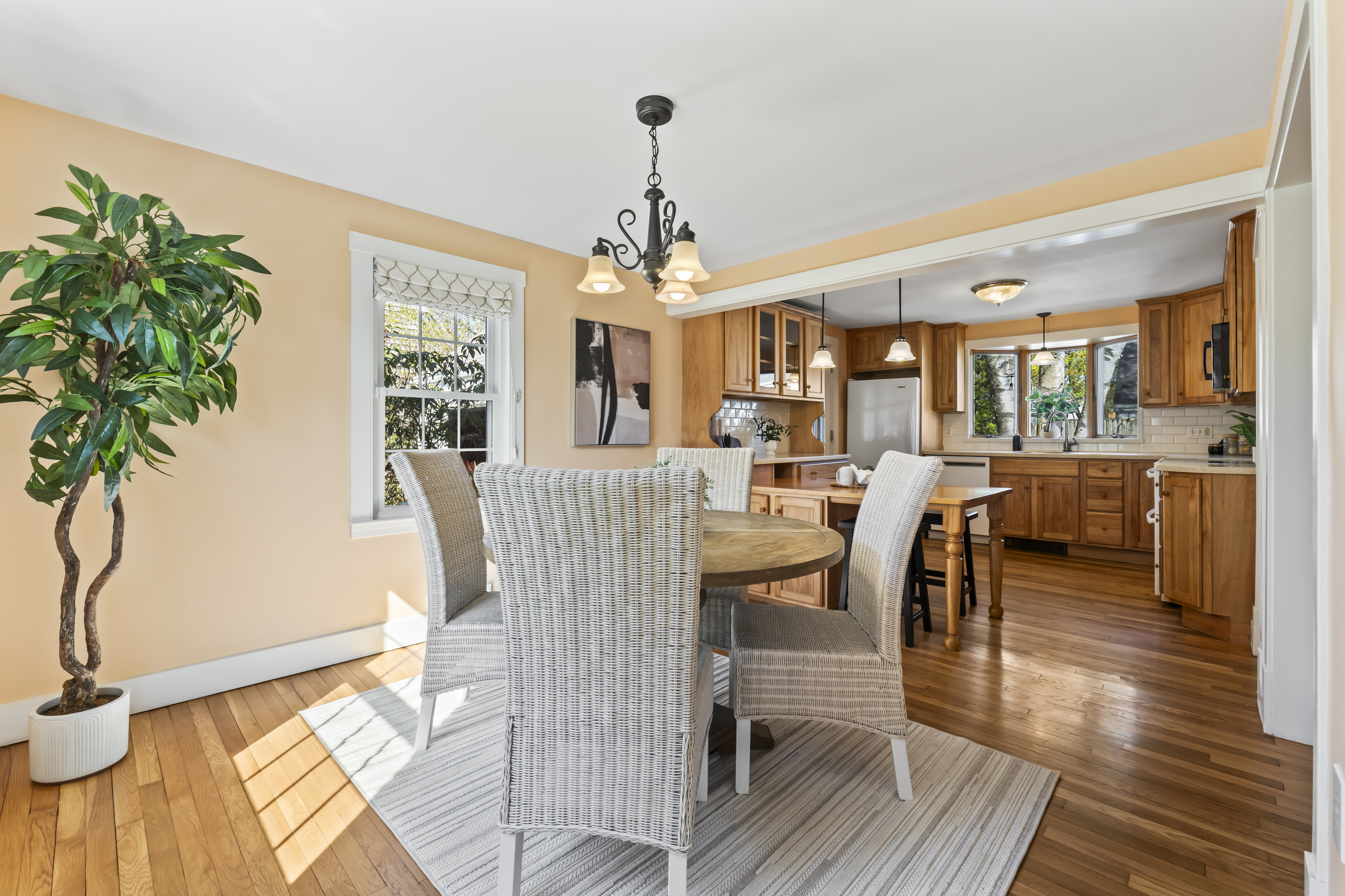 Falmouth, Maine, 04105, United States, 3 Bedrooms Bedrooms, ,2 BathroomsBathrooms,Residential,For Sale,1794593