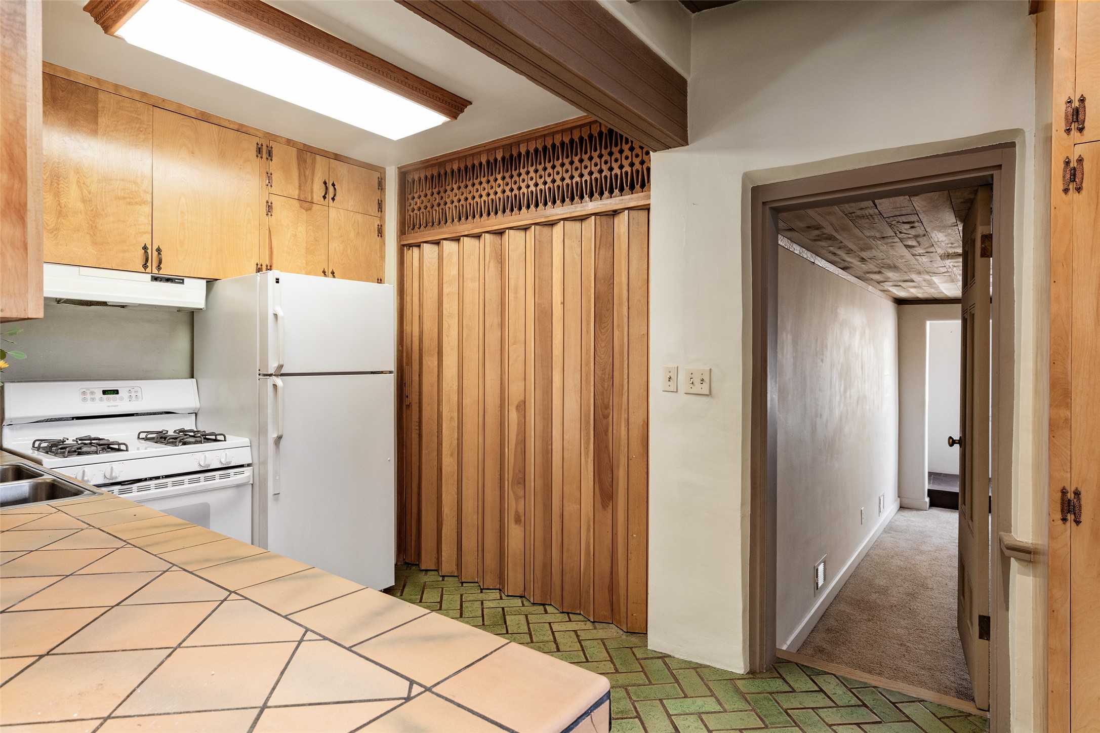  519 Douglas Street - 物件實景