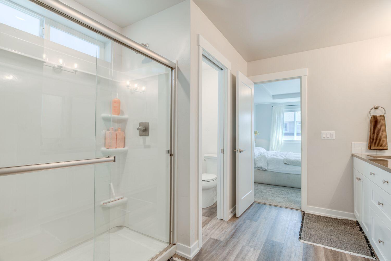 Bend, Oregon, 97702, United States, 3 Bedrooms Bedrooms, ,3 BathroomsBathrooms,Residential,For Sale,1977775