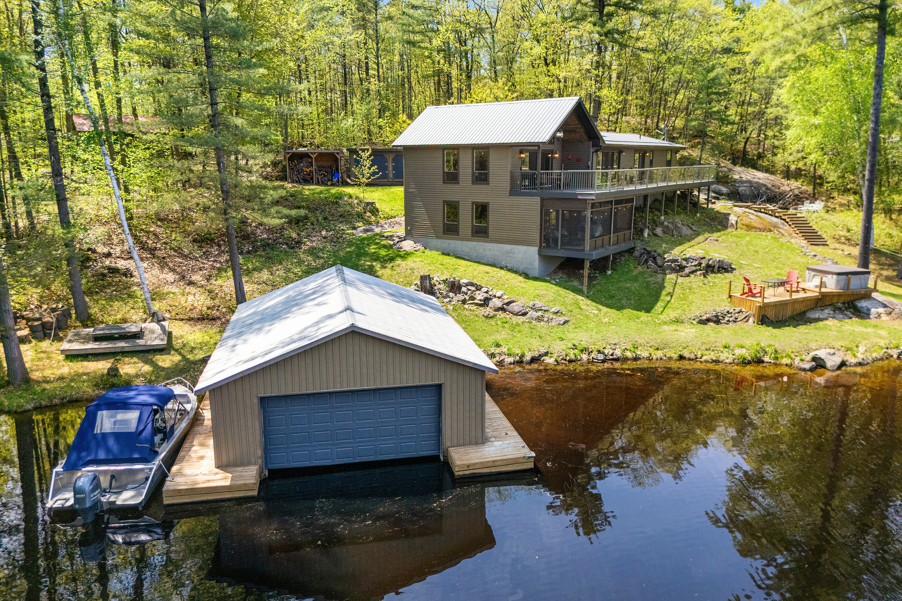  Go Home Lake Family Cottage - 物件實景
