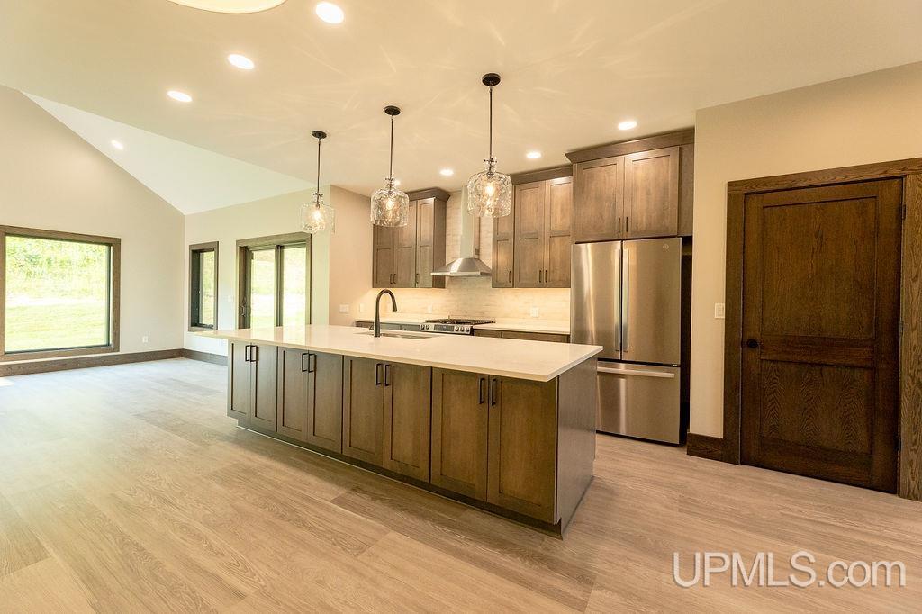 Houghton, Michigan, 49931, United States, 3 Bedrooms Bedrooms, ,3 BathroomsBathrooms,Residential,For Sale,1826025