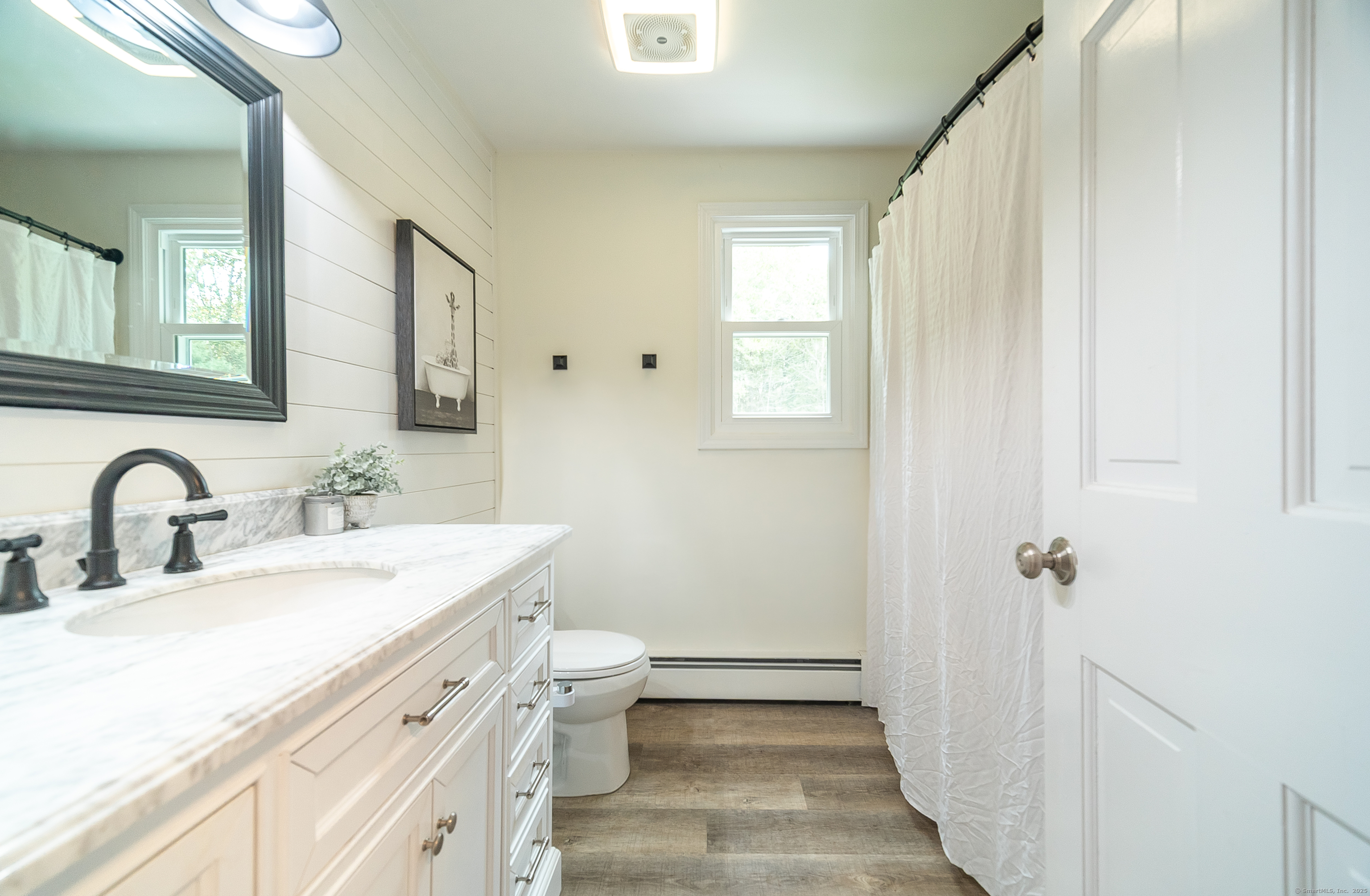 Clinton, Connecticut, 06413, United States, 3 Bedrooms Bedrooms, ,3 BathroomsBathrooms,Residential,For Sale,1939957